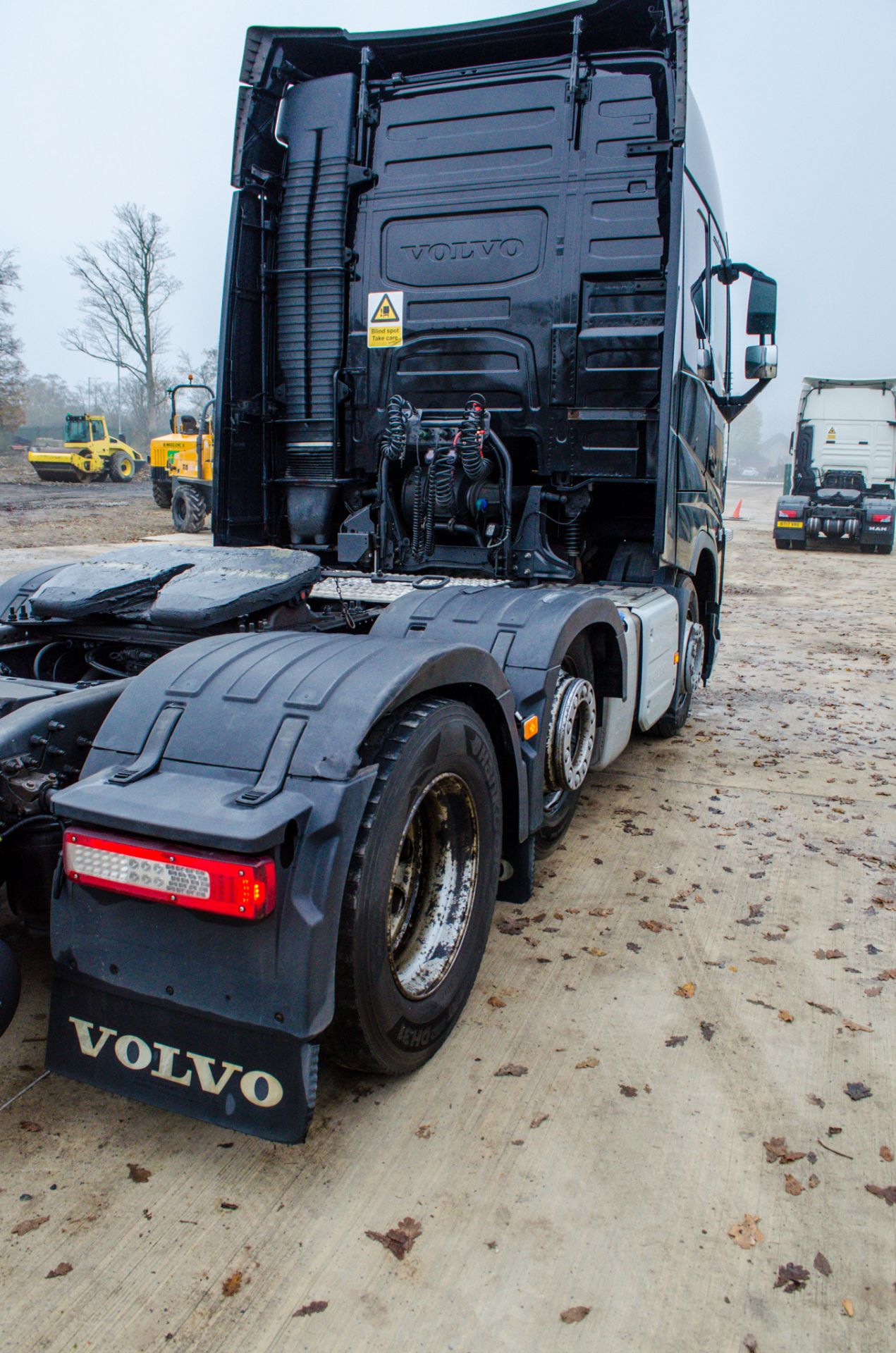 Volvo FH Euro 6-C 6x2 tractor unit Registration Number: PE17 JHK Date of Registration: 01/05/2017 - Image 16 of 26