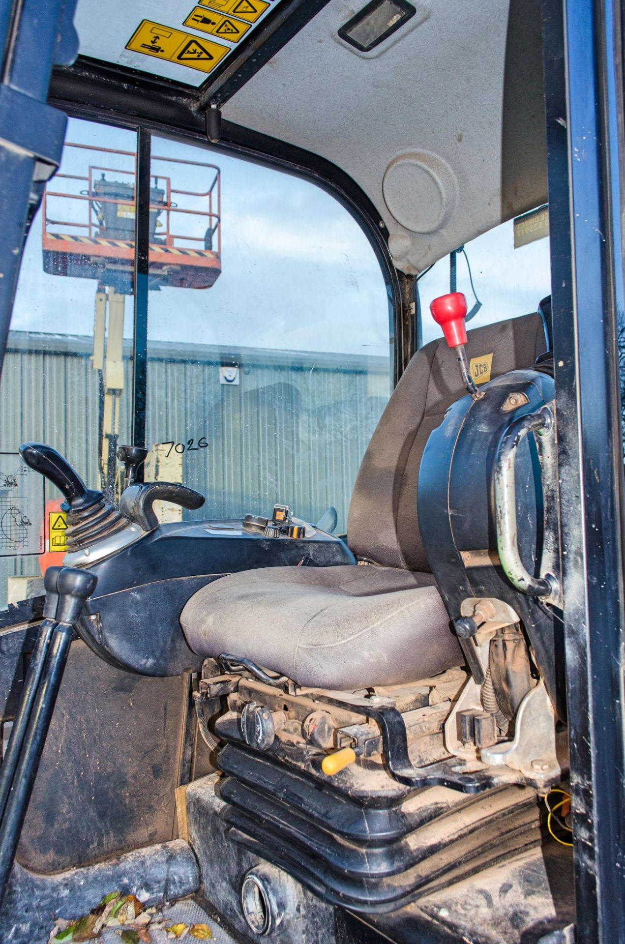 JCB 8055 RTS 5.5 tonne rubber tracked excavator Year: 2015 S/N: 2426207 Recorded Hours: 3404 - Image 20 of 23