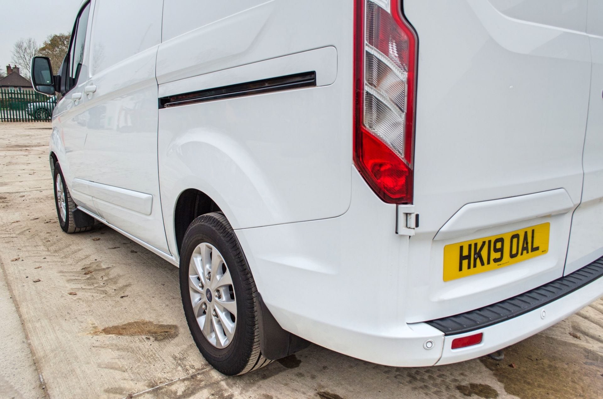 Ford Transit Custom Limited 300 TDCI 170 L1H1 panel van 6 speed manual panel van Registration - Image 12 of 29