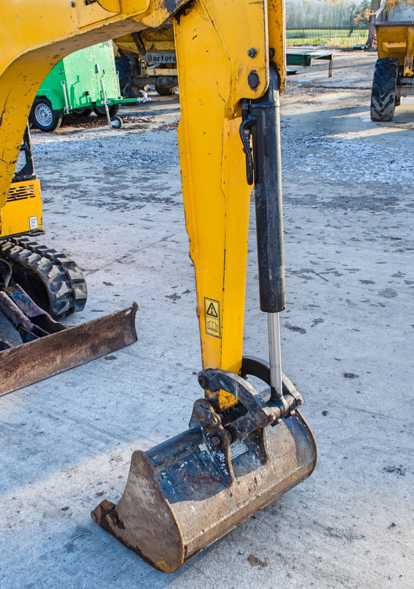 JCB 15C-2 1.5 tonne rubber tracked mini excavator Year: 2018 S/N: 2709988 Recorded hours: 954 Blade, - Image 13 of 21