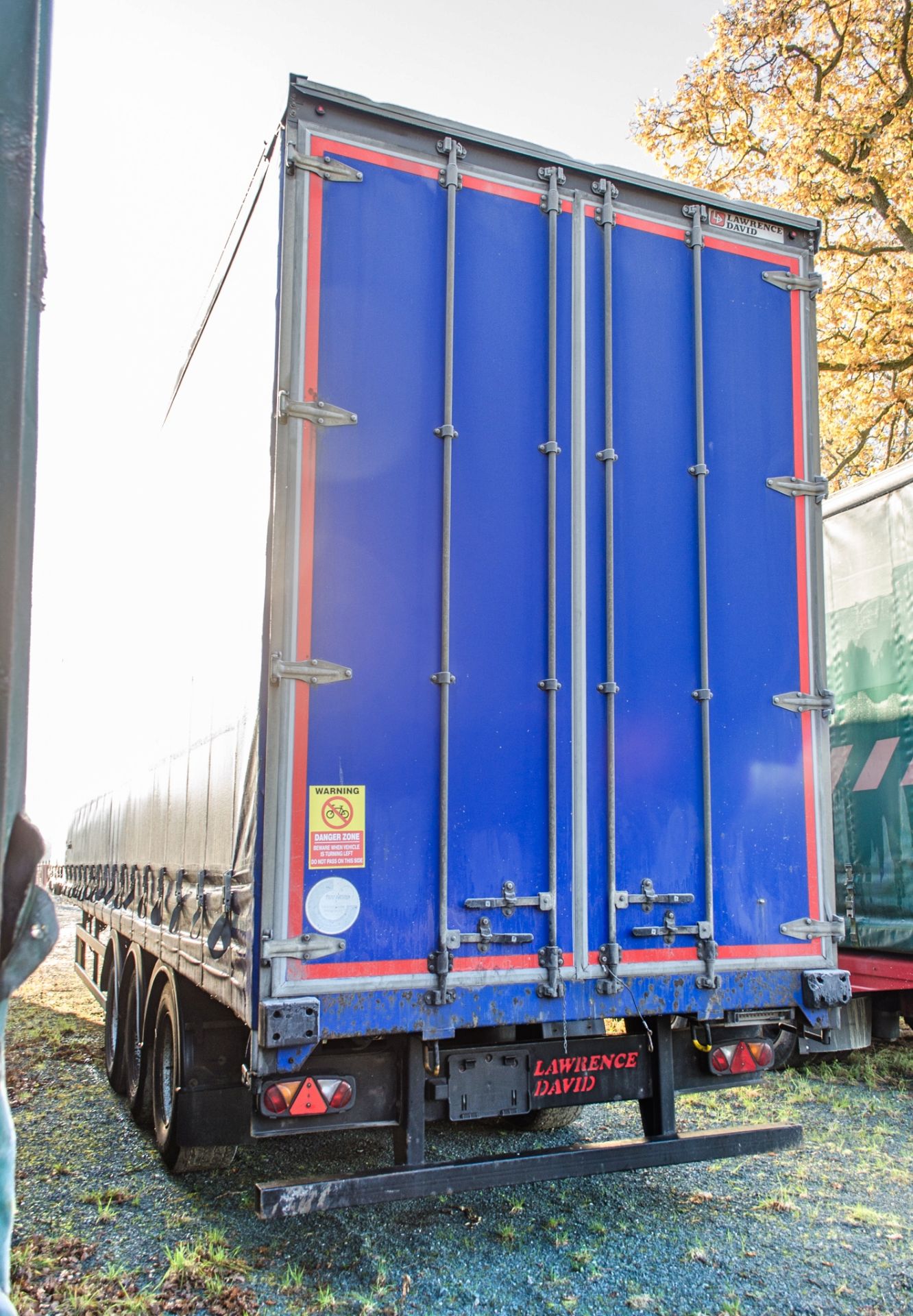 Lawrence David 13.6 metre x 4.7 metre high tri-axle curtain side trailer Year: 2015 VIN: - Image 4 of 14