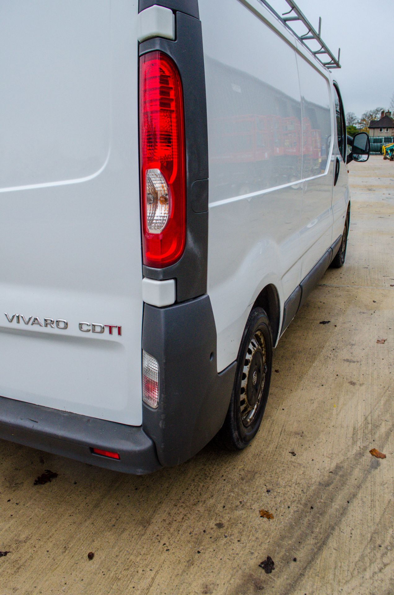 Vauxhall Vivaro 2900 cdti 2.0 diesel LWB panel van Reg No: PO14 UWM Date of Registration: 18/03/2014 - Image 17 of 27