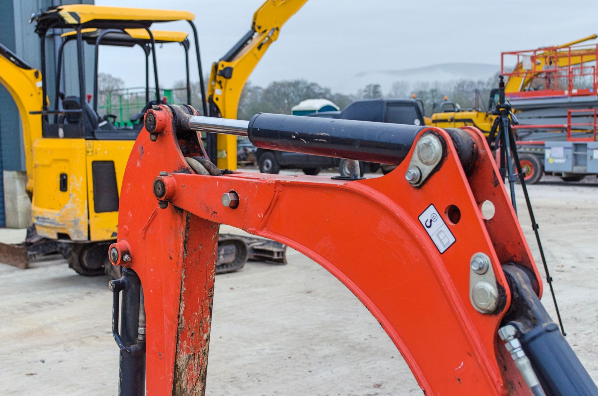 Kubota K008-3 0.8 tonne rubber tracked micro excavator Year: 2018 S/N: 31083 Recorded Hours: 930 - Image 14 of 21