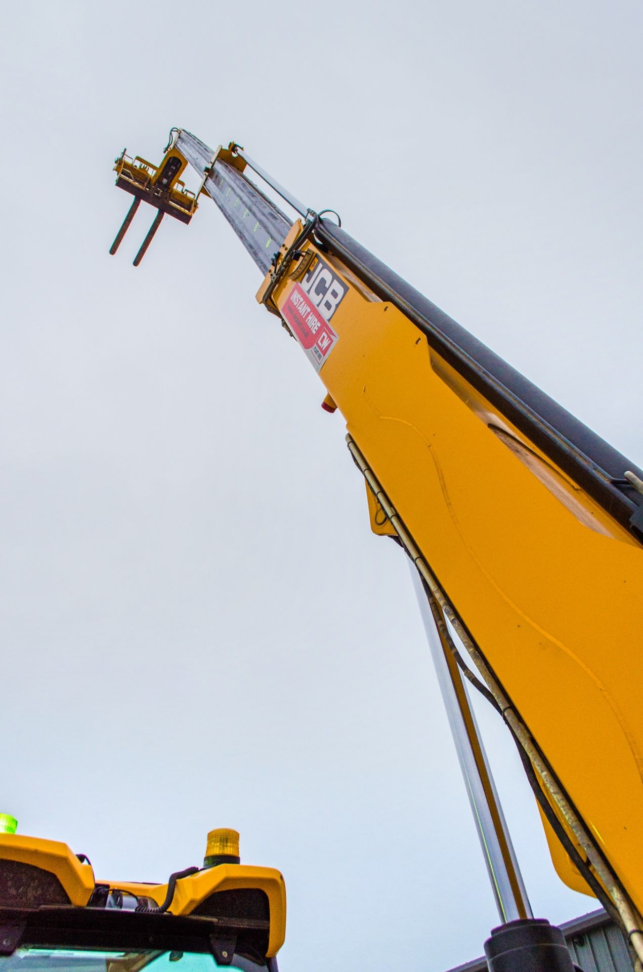 JCB 540-140 14 metre Hi-Viz telescopic handler Year: 2018 S/N: 2730059 Recorded Hours: 2613 E329275 - Image 10 of 23