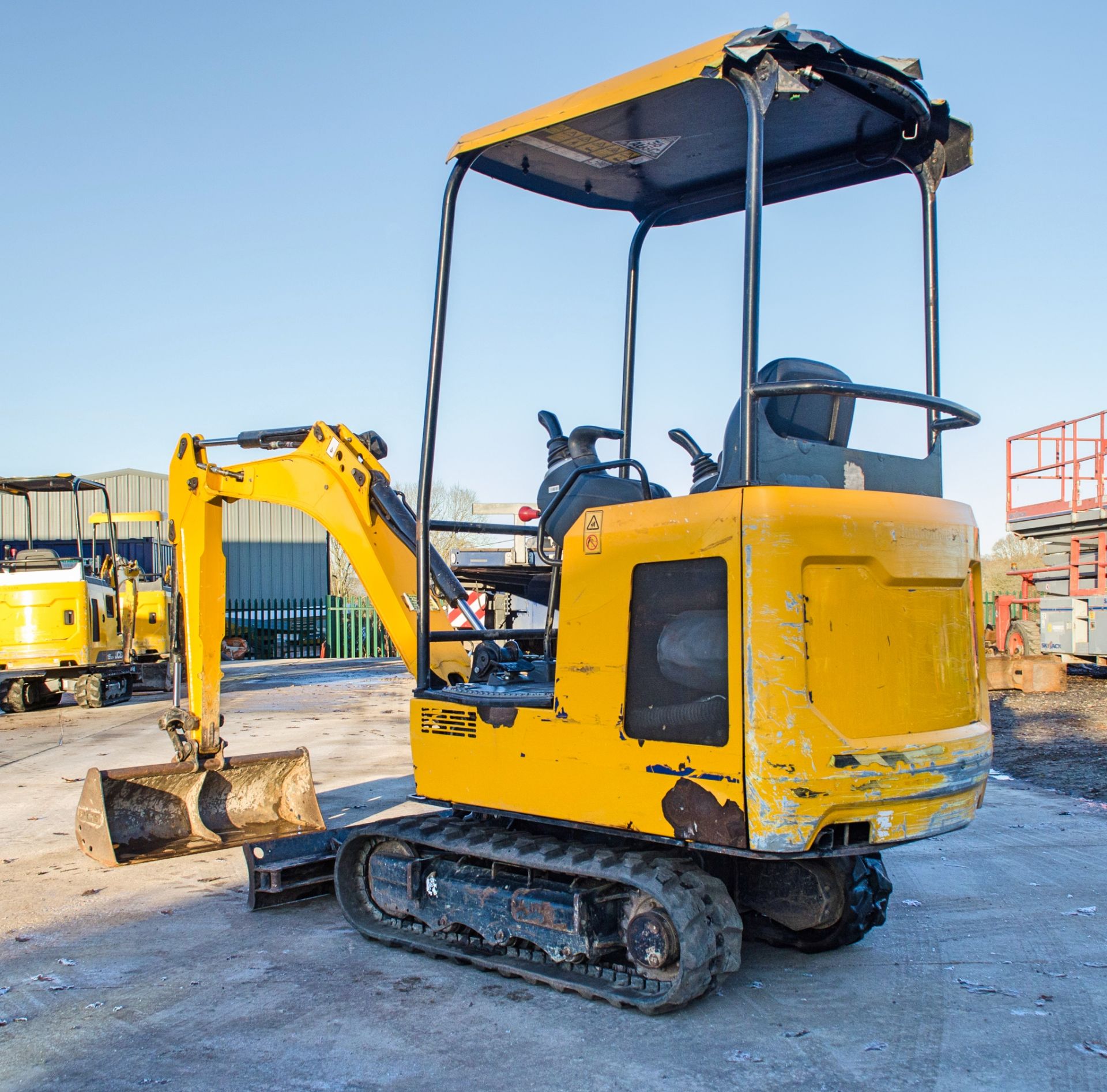 JCB 15C-2 1.5 tonne rubber tracked mini excavator Year: 2019 S/N: 2710019 Recorded hours: 927 Blade, - Image 4 of 21