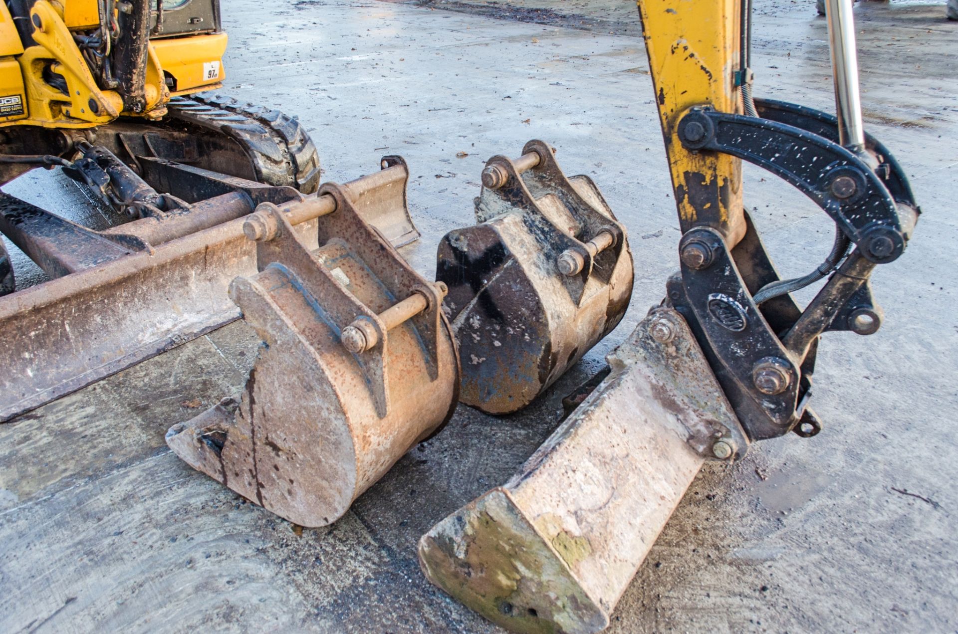 JCB 8055 RTS 5.5 tonne rubber tracked excavator Year: 2015 S/N: 2426207 Recorded Hours: 3404 - Image 13 of 23