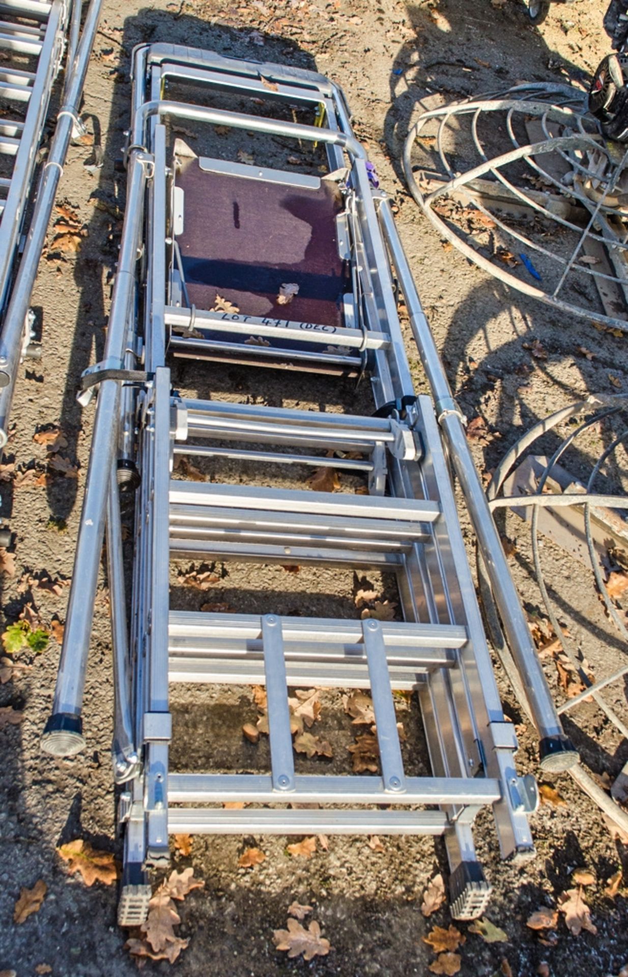 Tubesca extending aluminium step ladder