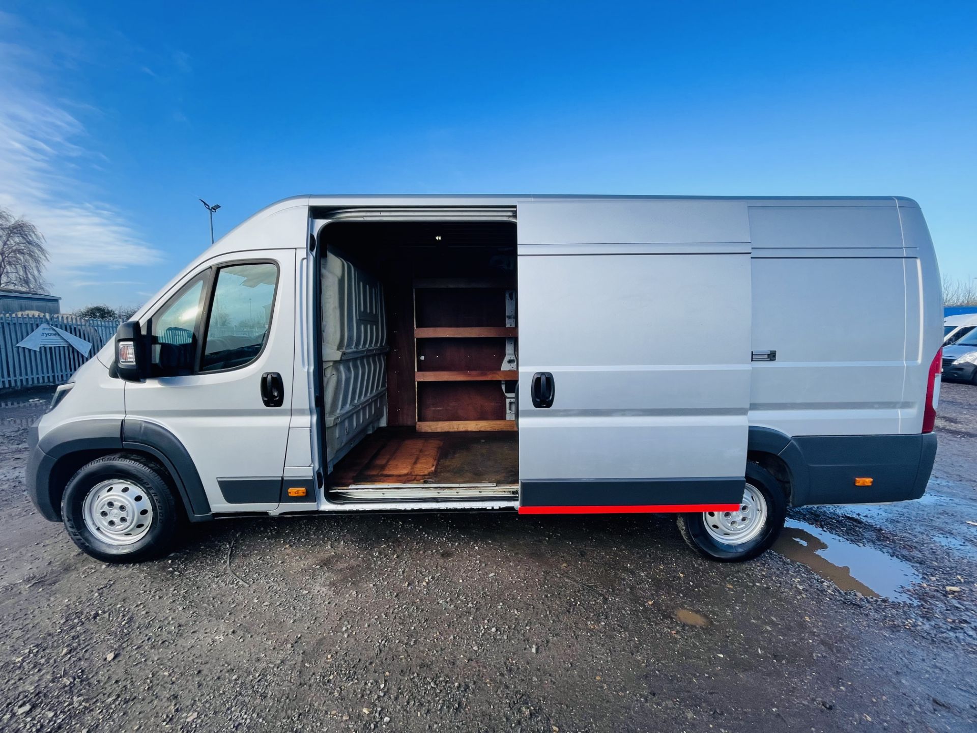 Peugeot Boxer 2.2 HDI Professional L4 H2 2016 '16 Reg' Sat Nav - Air Con - Metallic Silver - Image 10 of 24