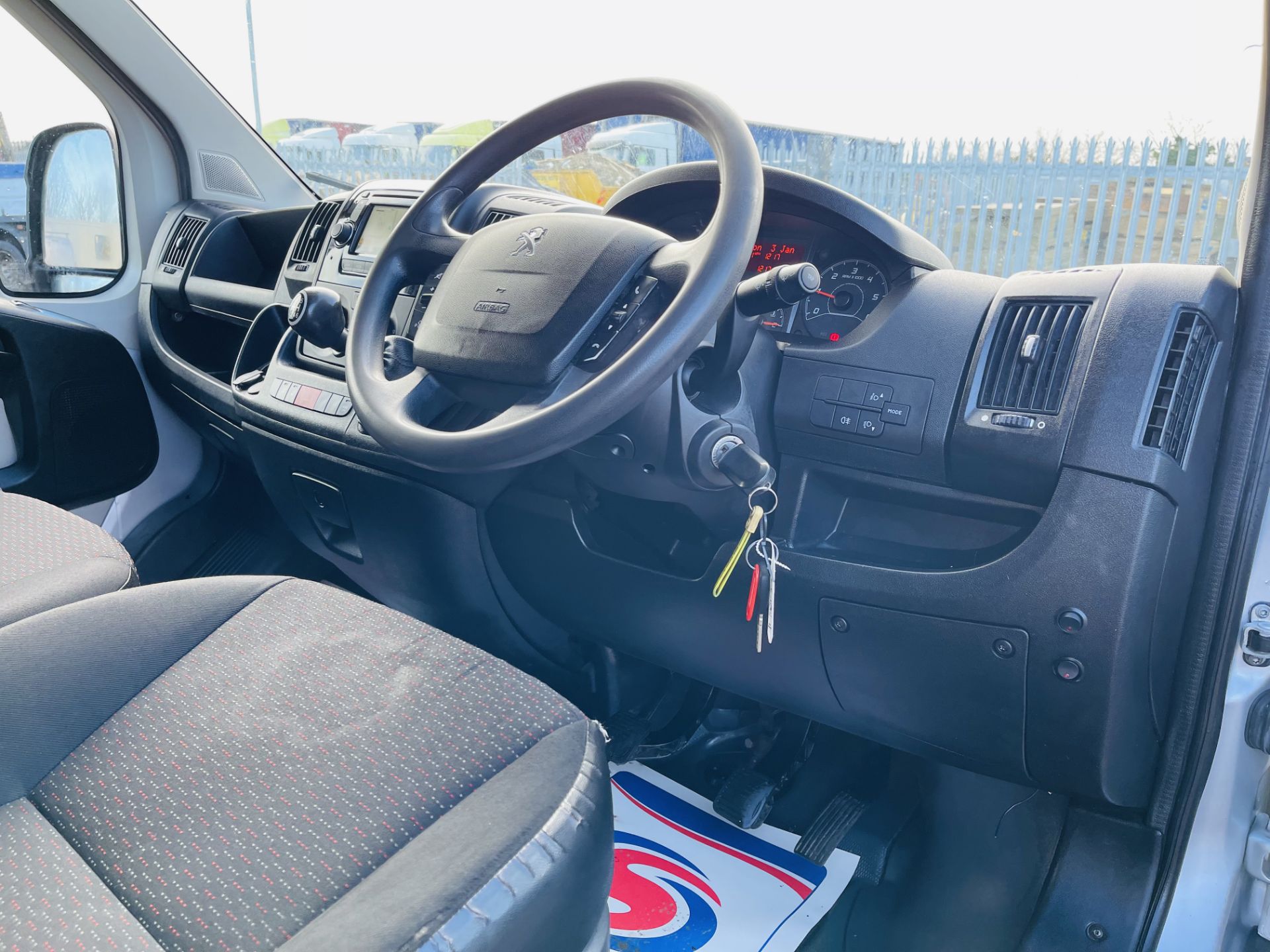 Peugeot Boxer 2.2 HDI Professional L4 H2 2016 '16 Reg' Sat Nav - Air Con - Metallic Silver - Image 23 of 24