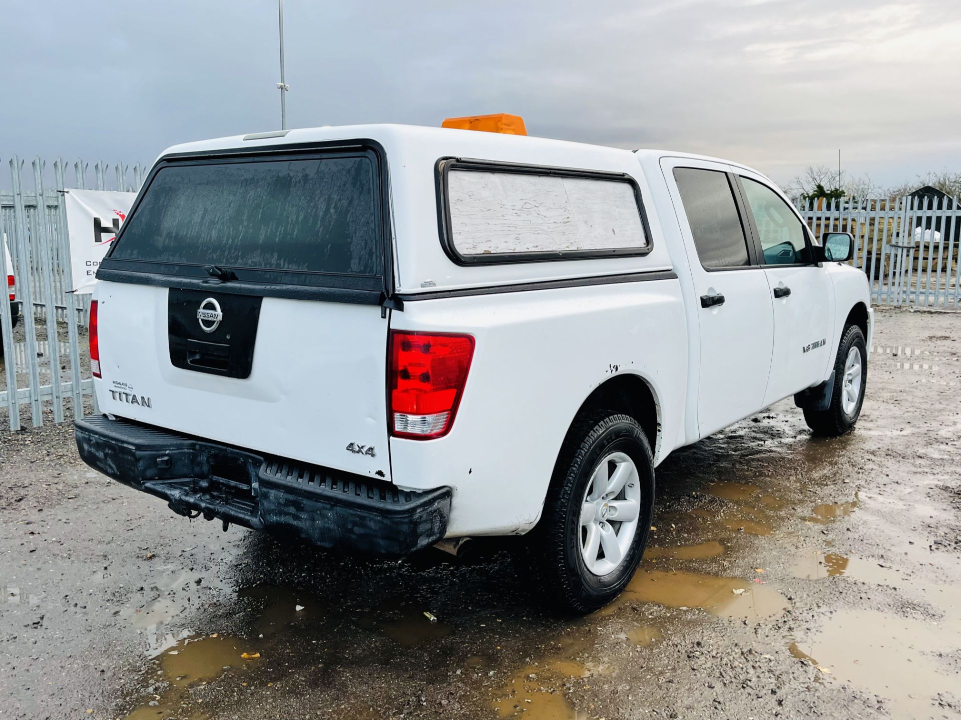 Nissan Titan 5.6L V8 Crew-Cab 4WD '2011 Year' - A/C - 6 Seats - Cruise Control - **RARE** - Image 16 of 29