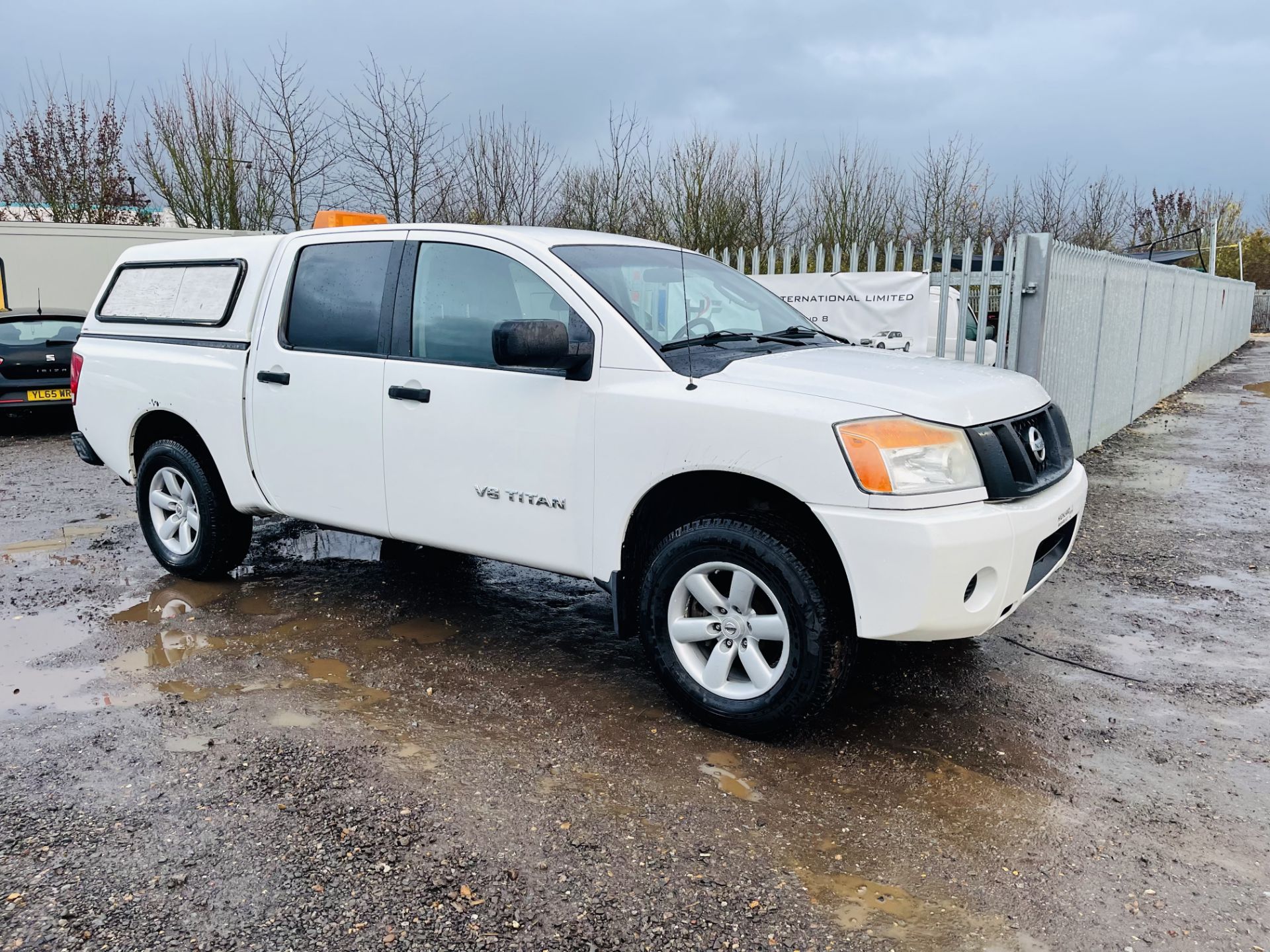 Nissan Titan 5.6L V8 Crew-Cab 4WD '2011 Year' - A/C - 6 Seats - Cruise Control - **RARE** - Image 10 of 29