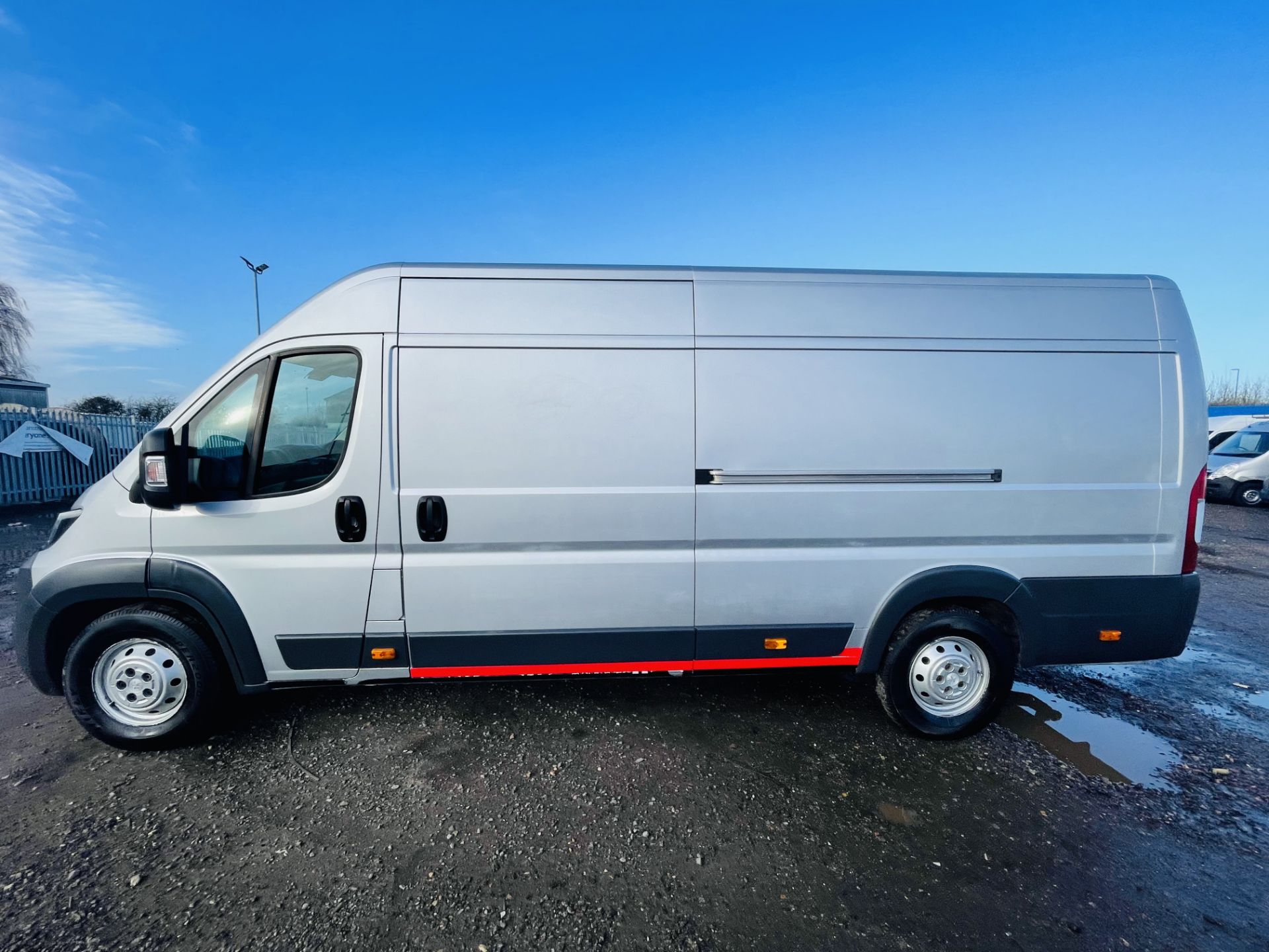 Peugeot Boxer 2.2 HDI Professional L4 H2 2016 '16 Reg' Sat Nav - Air Con - Metallic Silver - Image 6 of 24