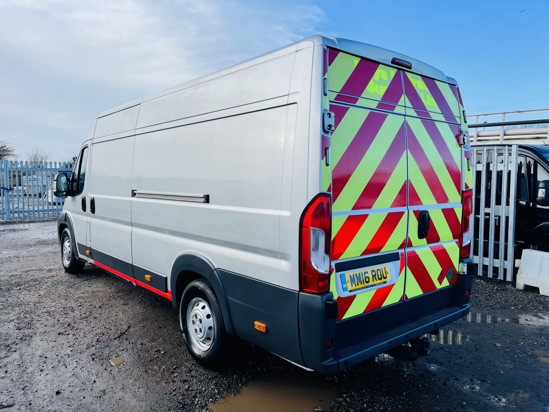 Peugeot Boxer 2.2 HDI Professional L4 H2 2016 '16 Reg' Sat Nav - Air Con - Metallic Silver - Image 12 of 24