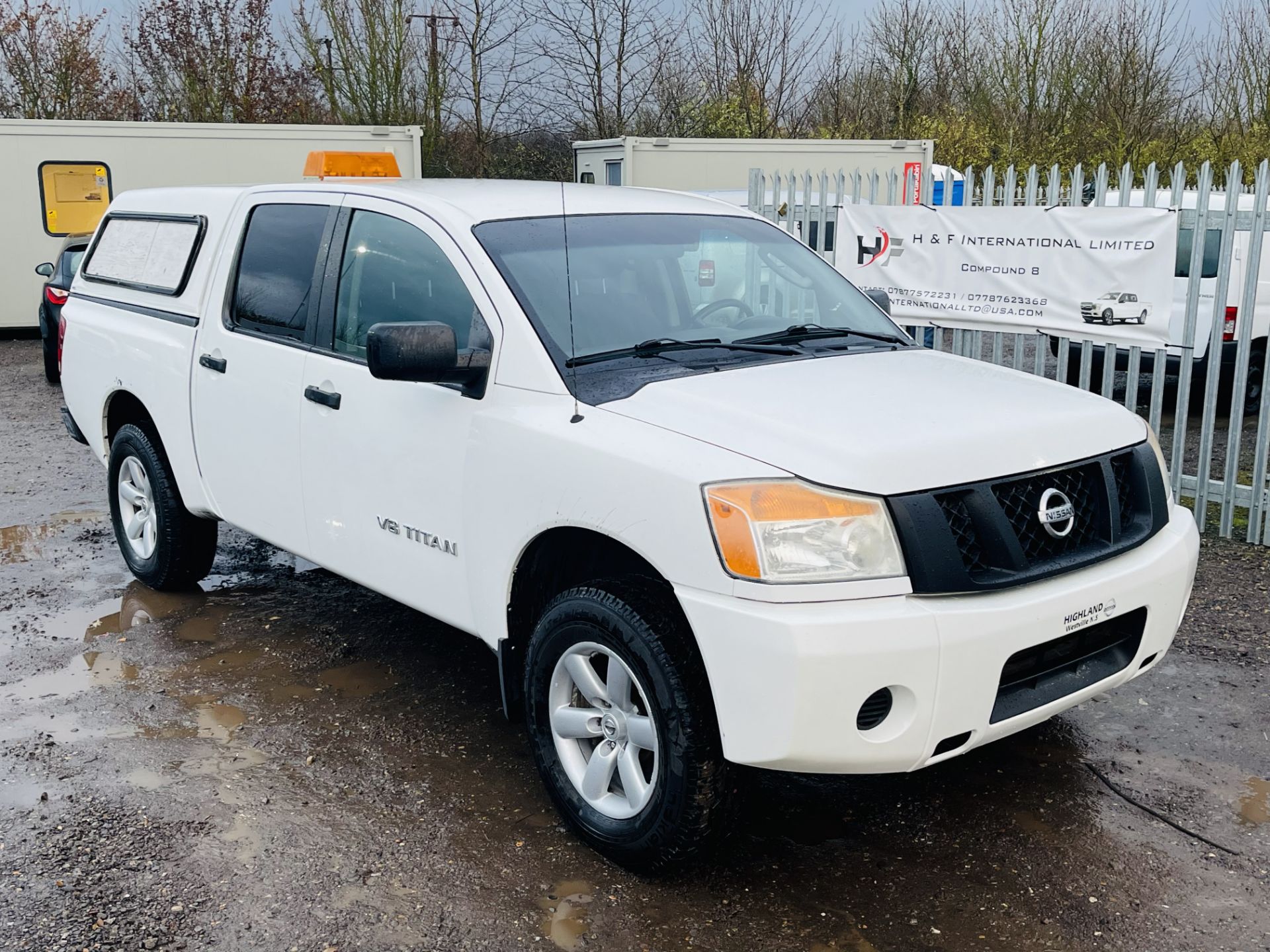 Nissan Titan 5.6L V8 Crew-Cab 4WD '2011 Year' - A/C - 6 Seats - Cruise Control - **RARE** - Image 9 of 29