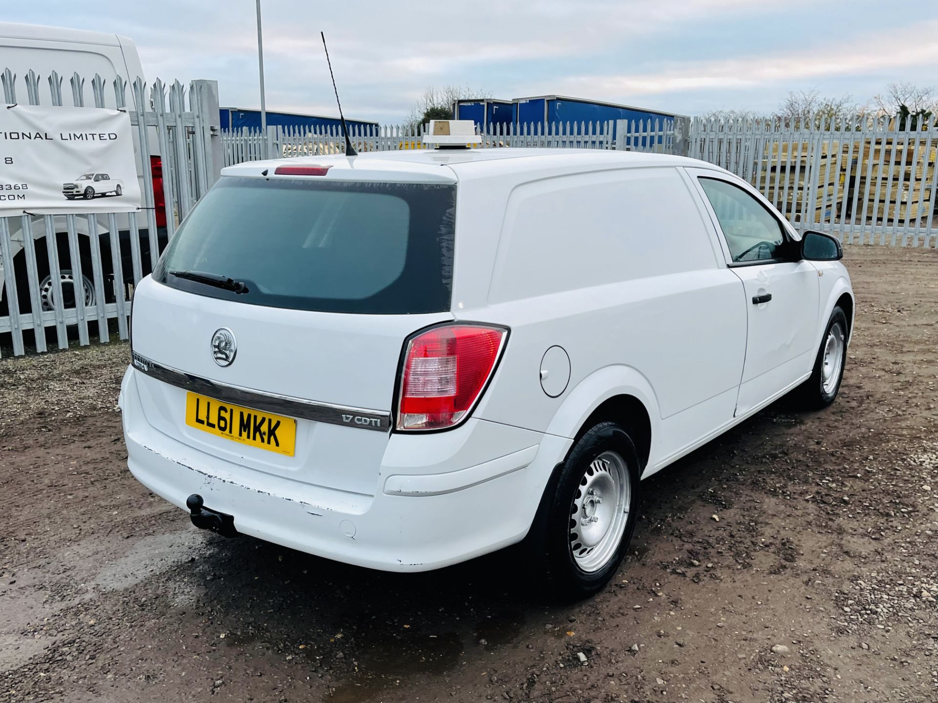 ** ON SALE ** Vauxhall Astra 1.7 CDTI 110 Eco-Flex 2012 '61 Reg' Panel Van - Sat Nav - Image 12 of 18