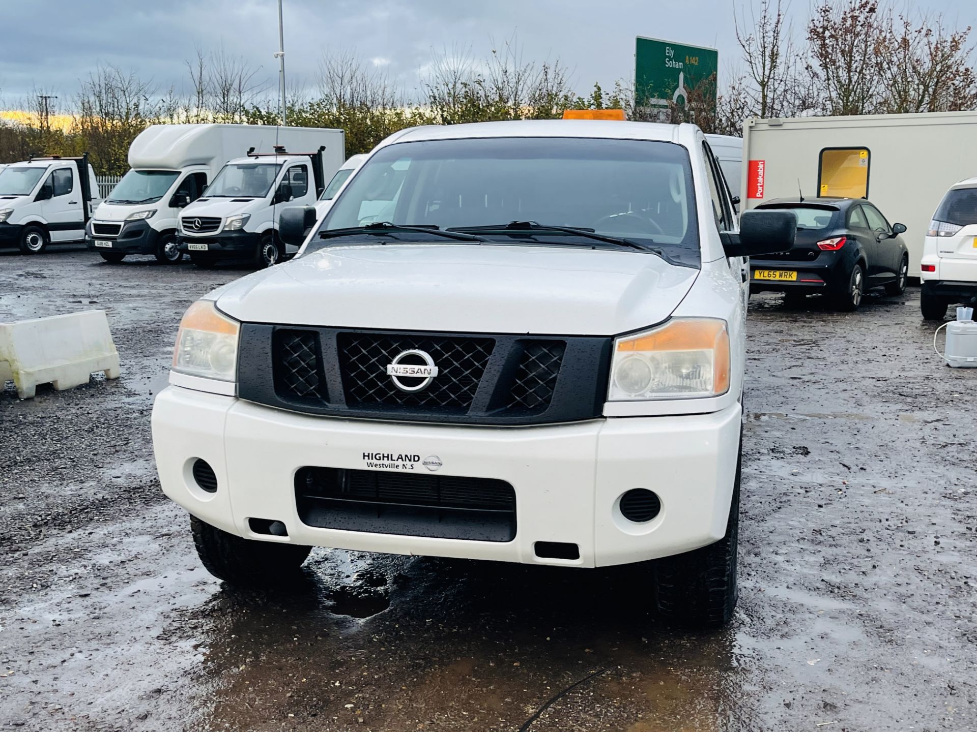 Nissan Titan 5.6L V8 Crew-Cab 4WD '2011 Year' - A/C - 6 Seats - Cruise Control - **RARE** - Image 3 of 29