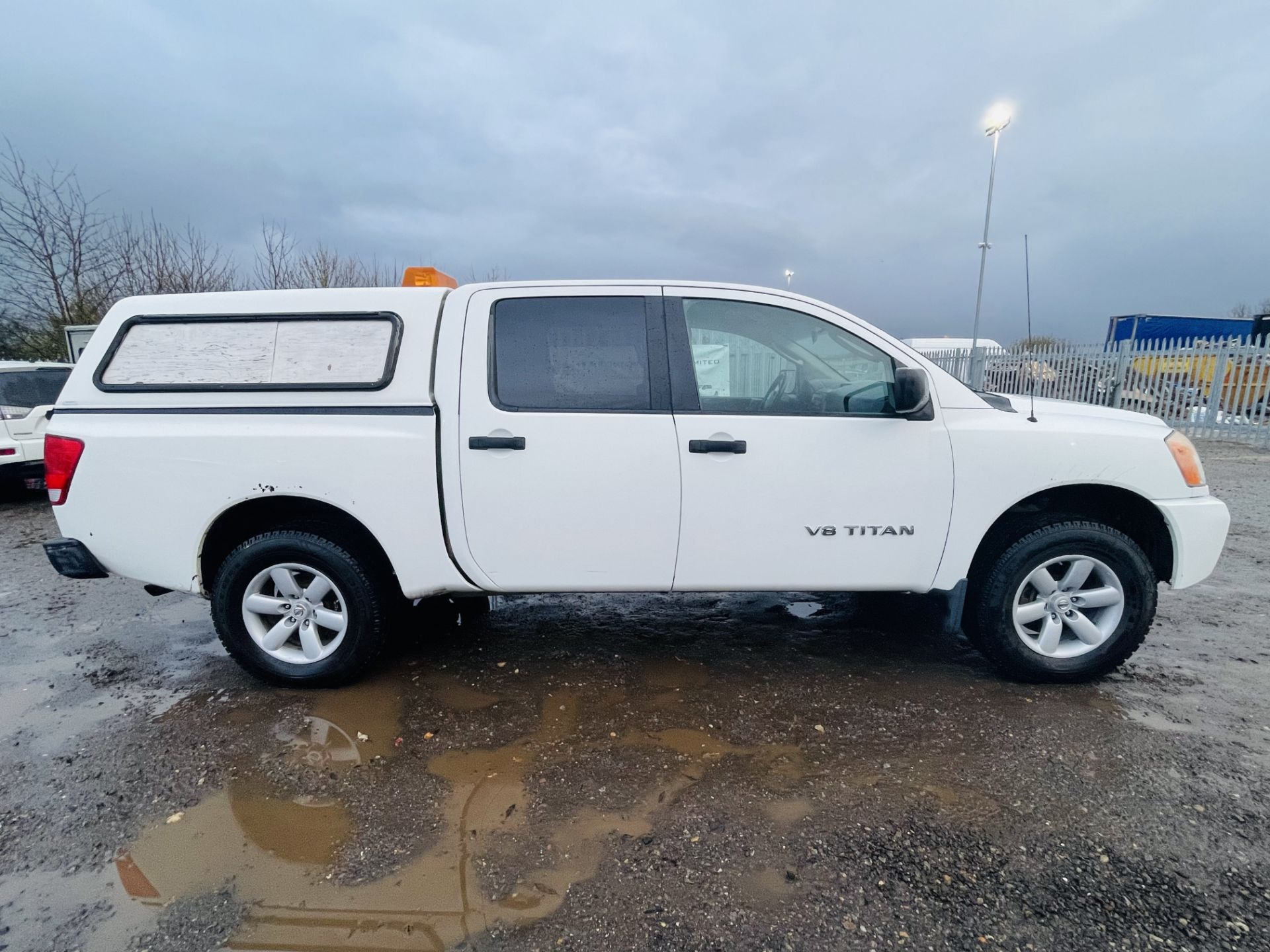 Nissan Titan 5.6L V8 Crew-Cab 4WD '2011 Year' - A/C - 6 Seats - Cruise Control - **RARE** - Image 12 of 29