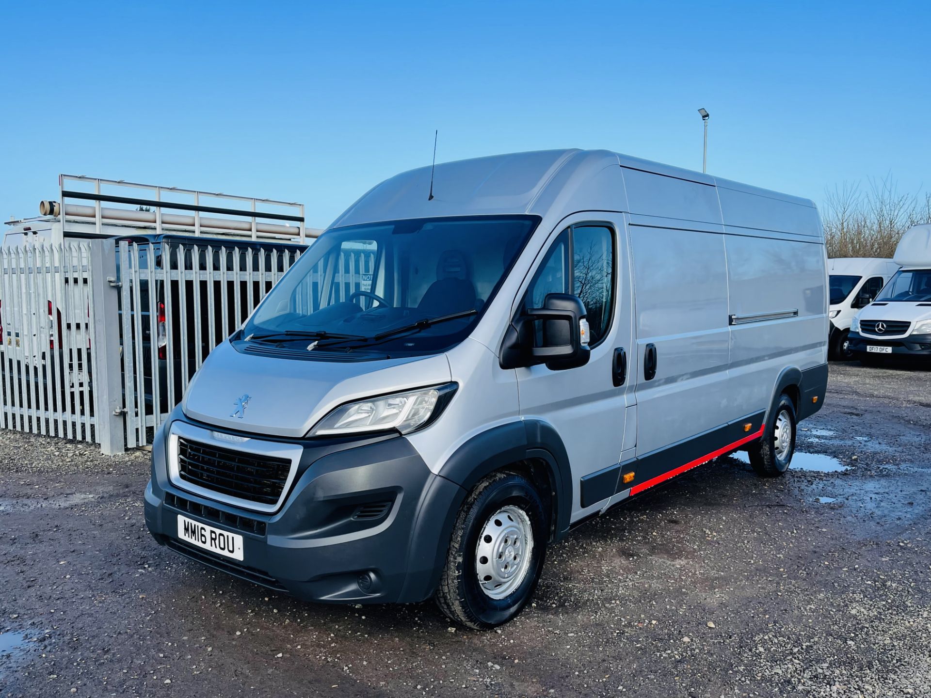 Peugeot Boxer 2.2 HDI Professional L4 H2 2016 '16 Reg' Sat Nav - Air Con - Metallic Silver - Image 4 of 24