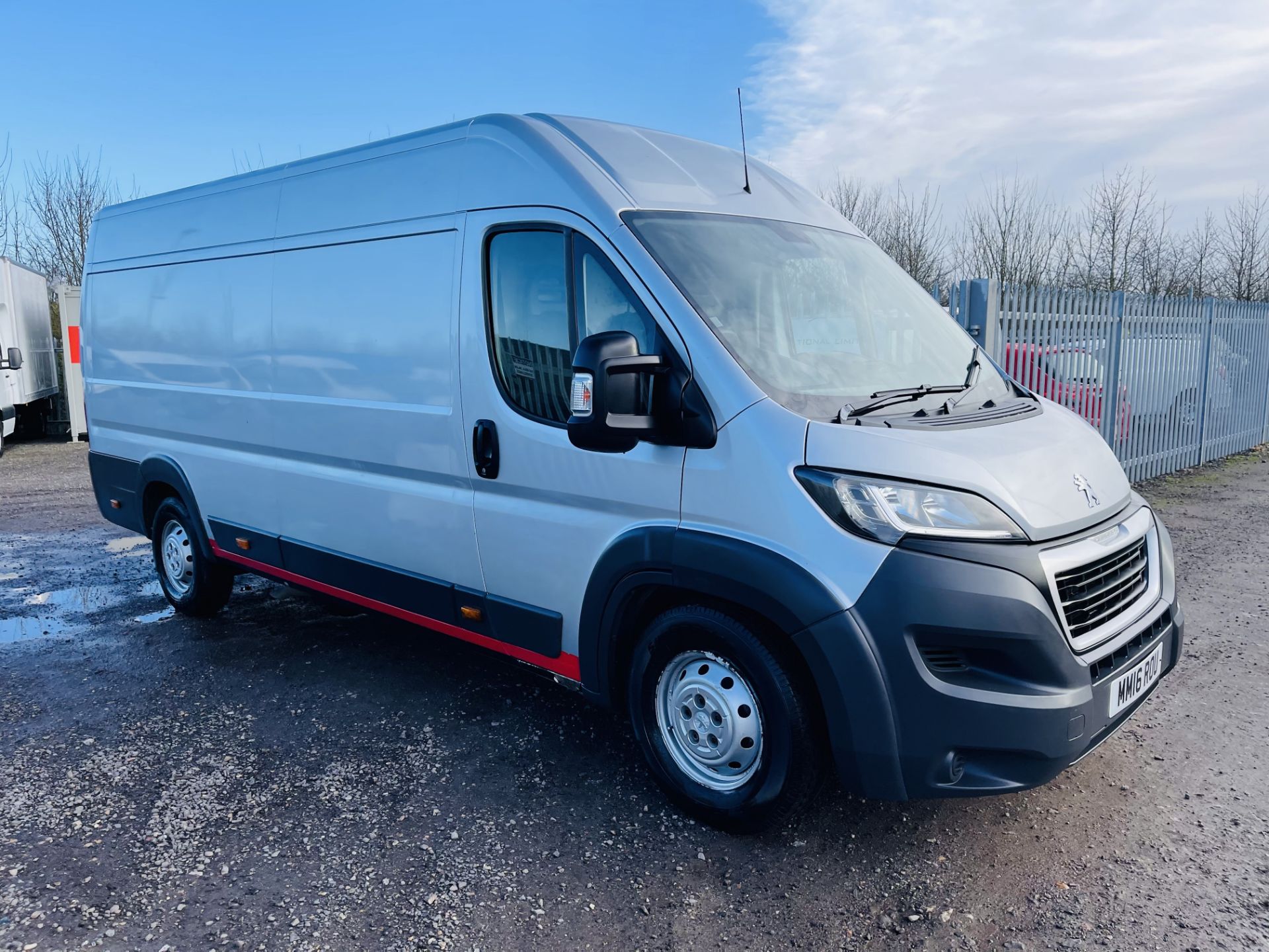 Peugeot Boxer 2.2 HDI Professional L4 H2 2016 '16 Reg' Sat Nav - Air Con - Metallic Silver - Image 17 of 24