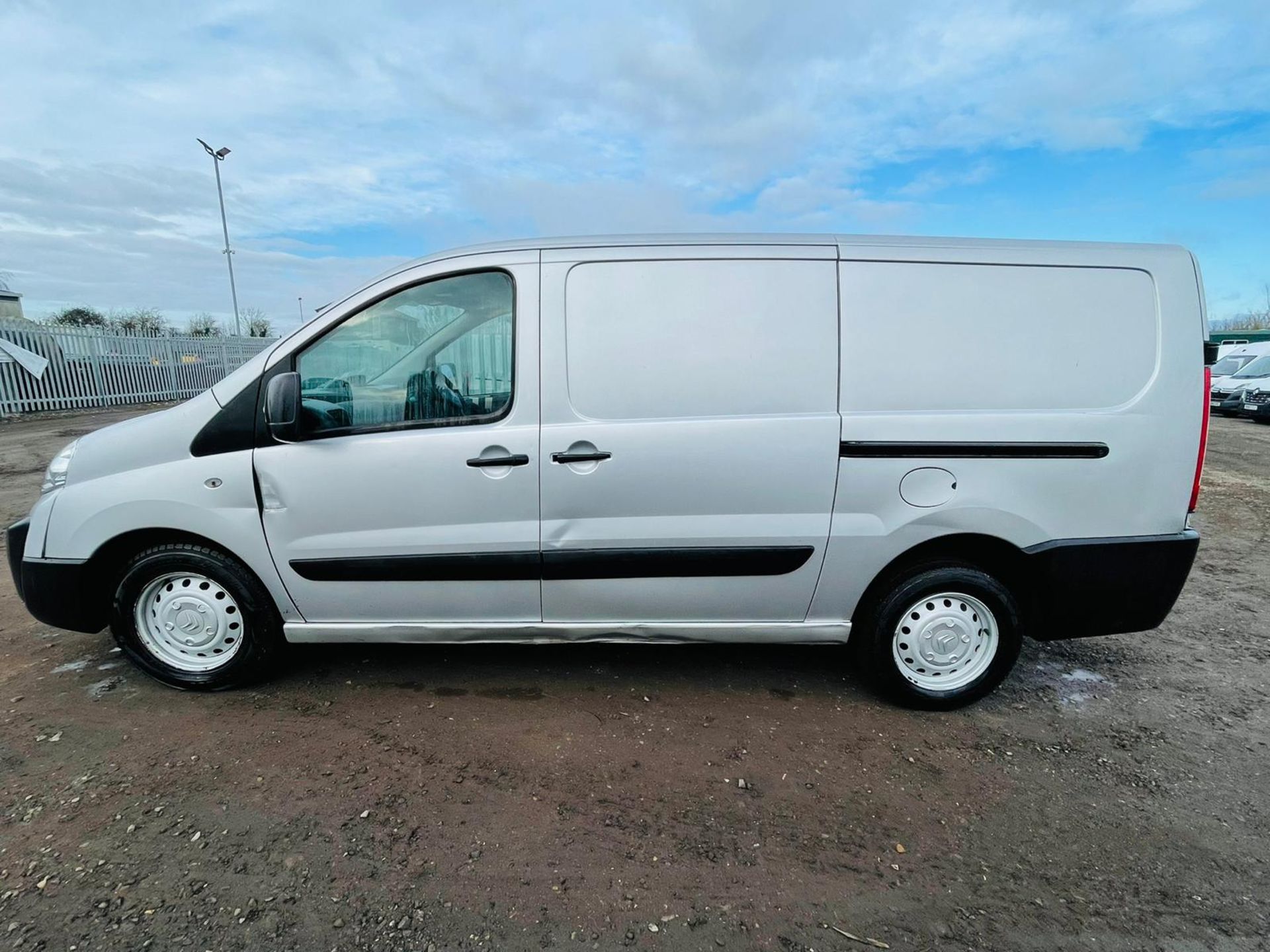 ** ON SALE ** Citreon Dispatch 2.0 HDI 125 1200 LCV L2 H1 2015 '15 Reg' Air Con - Panel Van- Silver - Image 8 of 22