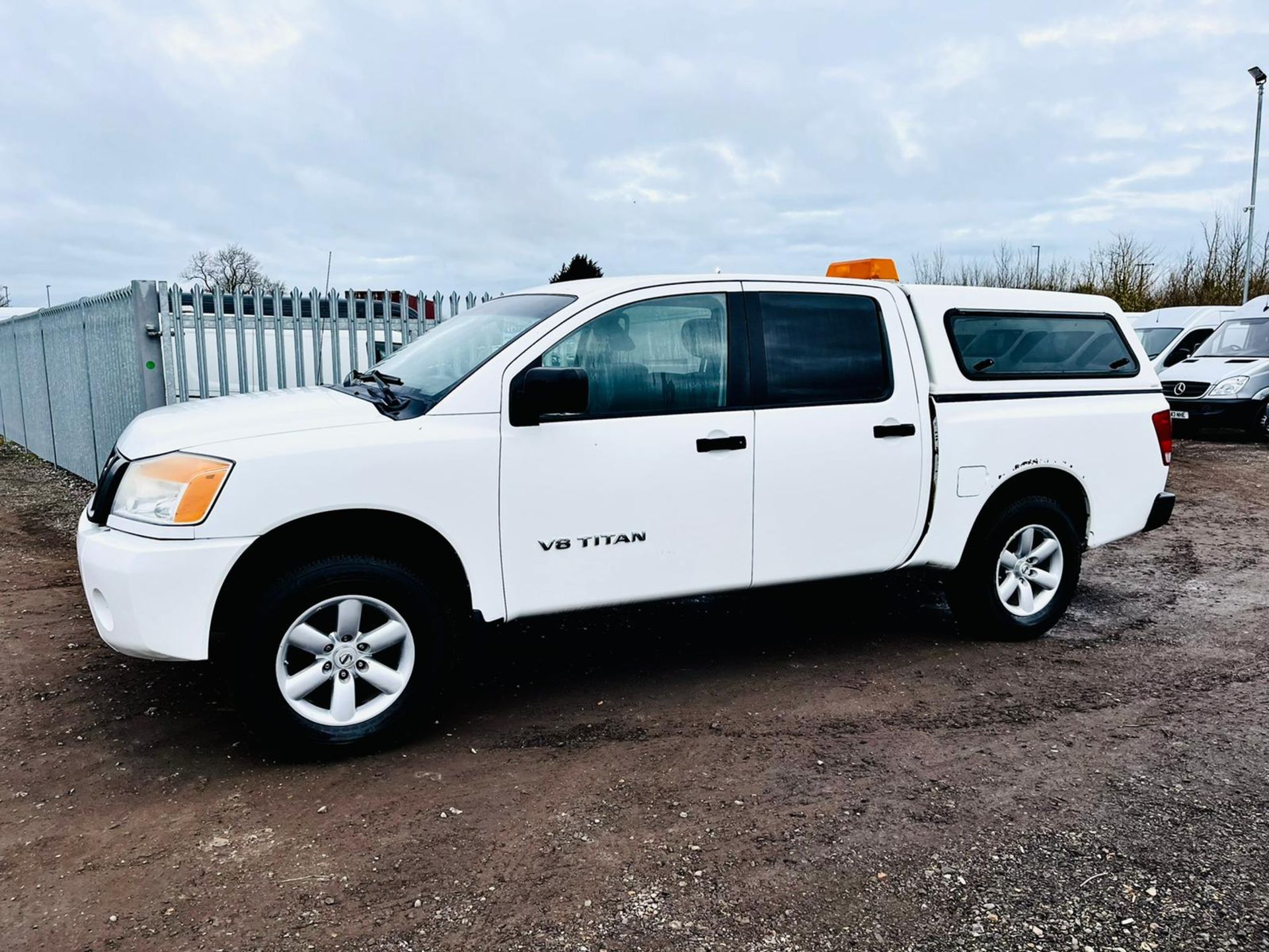 Nissan Titan 5.6L V8 Crew-Cab 4WD '2011 Year' - A/C - 6 Seats - Cruise Control - **RARE** - Image 9 of 25