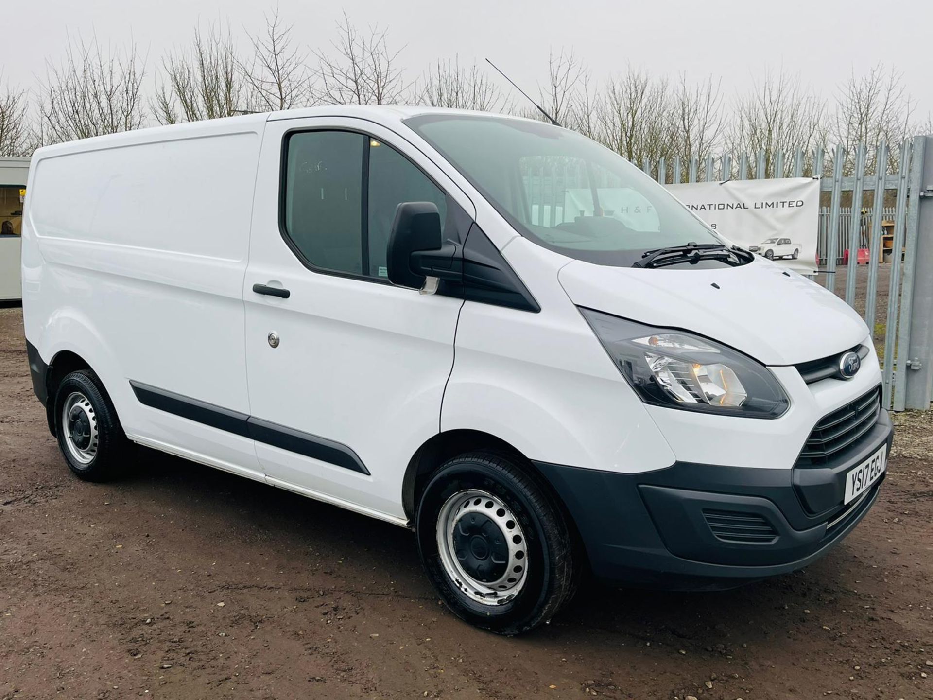 ** ON SALE ** Ford Transit Custom 270 2.0 TDCI 105 L1 H1 2017 '17 Reg' Panel Van - White - Image 2 of 25