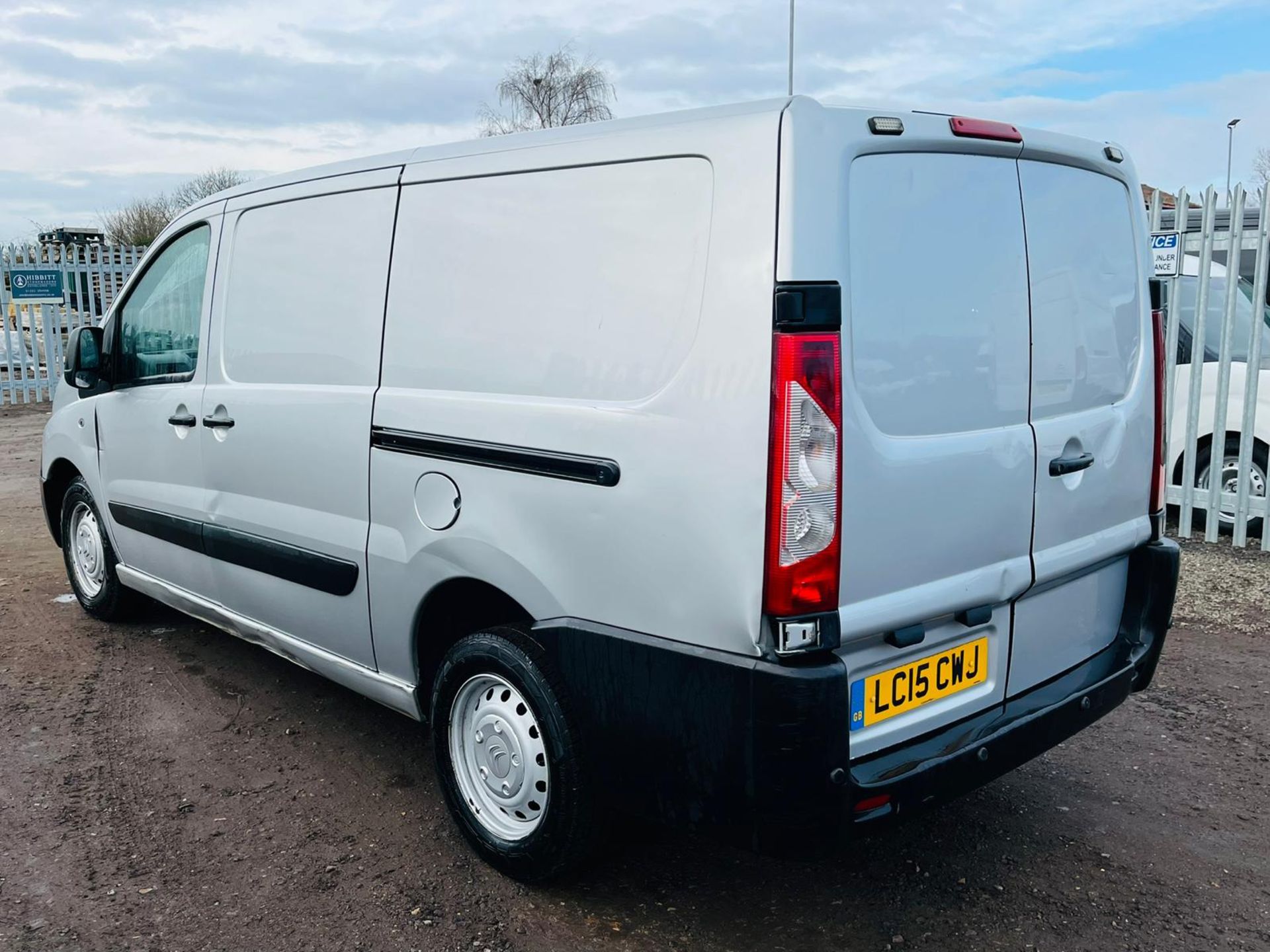 ** ON SALE ** Citreon Dispatch 2.0 HDI 125 1200 LCV L2 H1 2015 '15 Reg' Air Con - Panel Van- Silver - Image 9 of 22