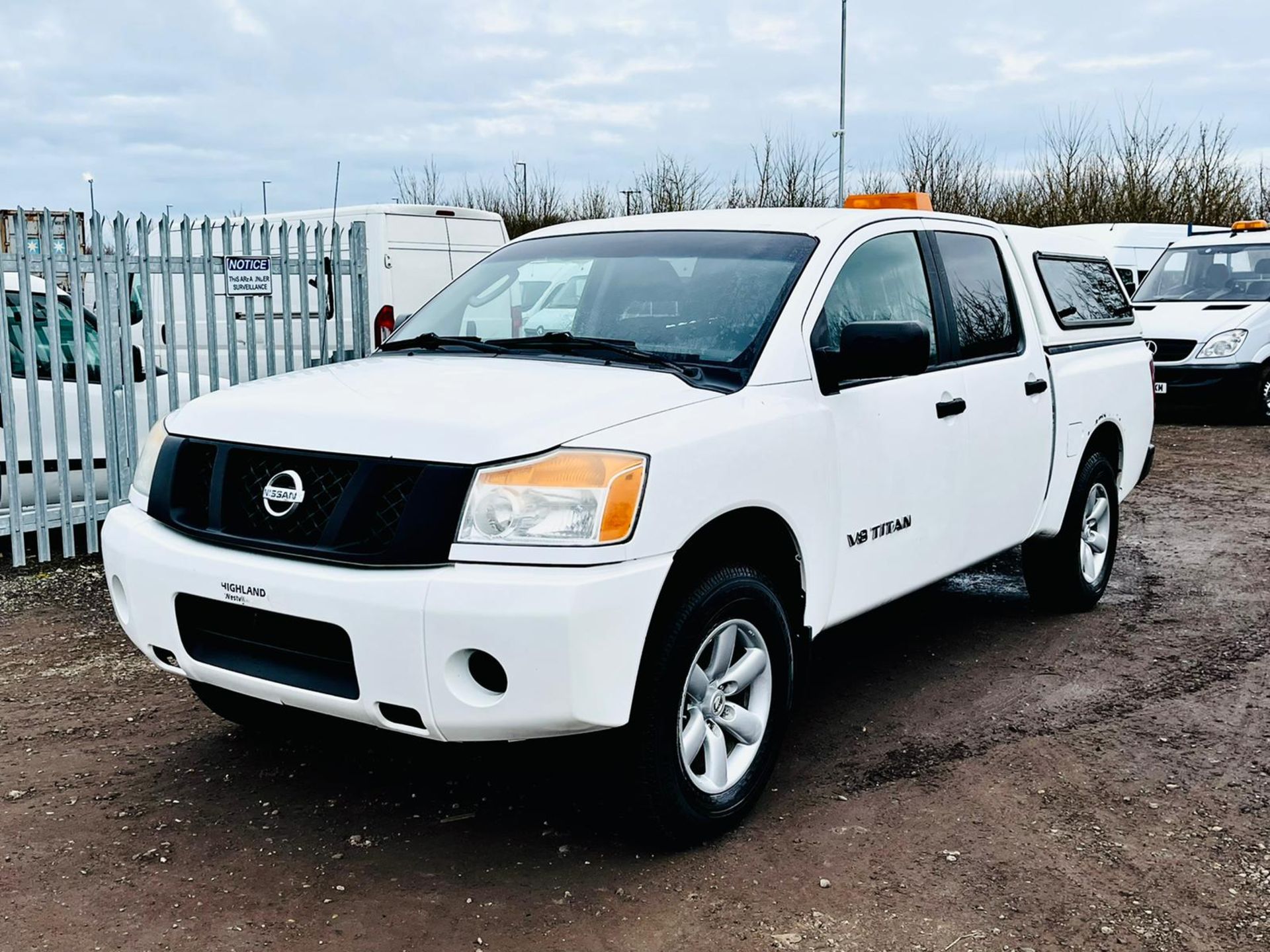 Nissan Titan 5.6L V8 Crew-Cab 4WD '2011 Year' - A/C - 6 Seats - Cruise Control - **RARE** - Image 7 of 25