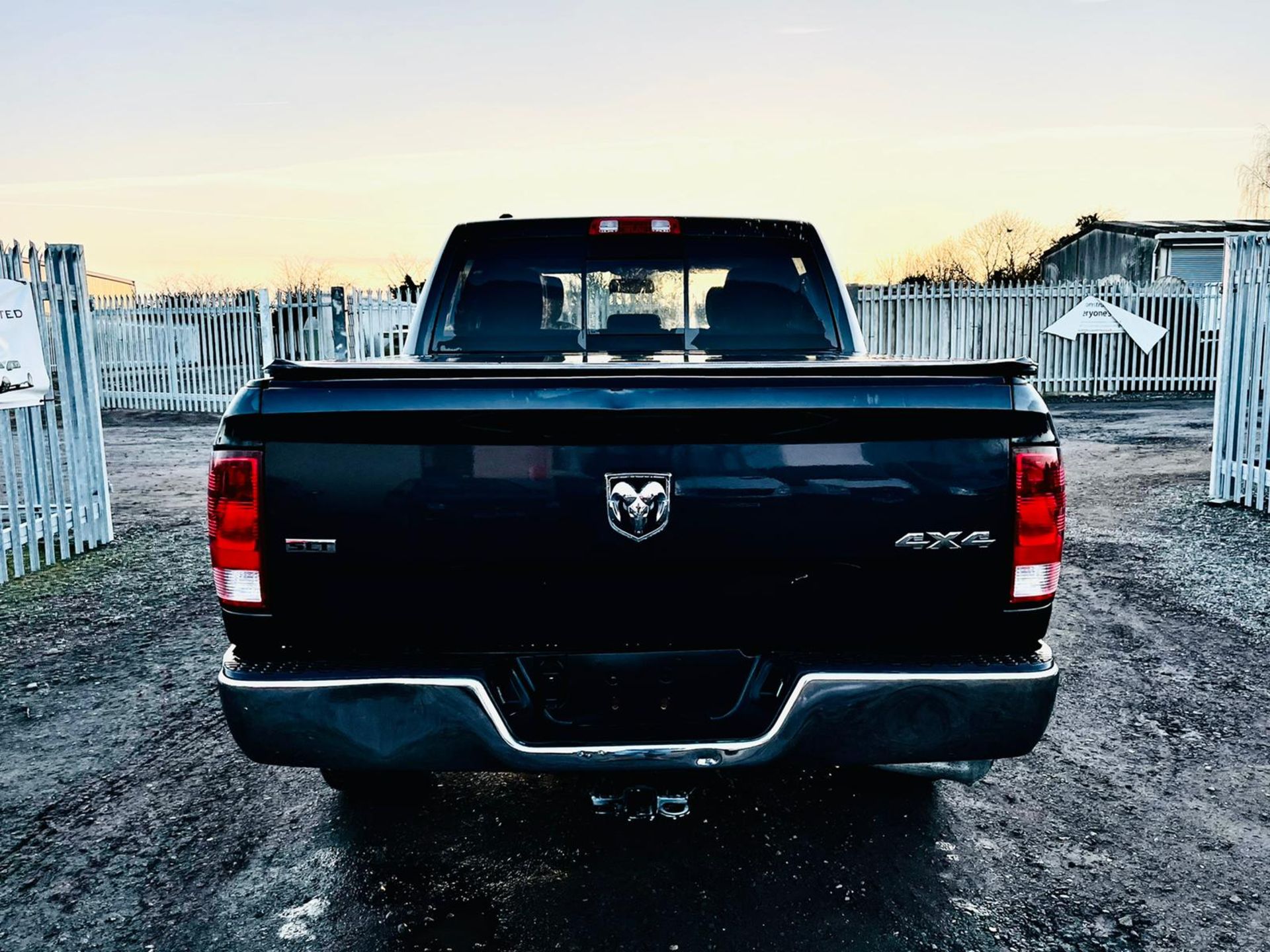 Dodge Ram 3.6L V6 1500 Crew Cab SLT ' 2015 Year ' A/C - 6 Seats - Chrome Package - Image 11 of 31