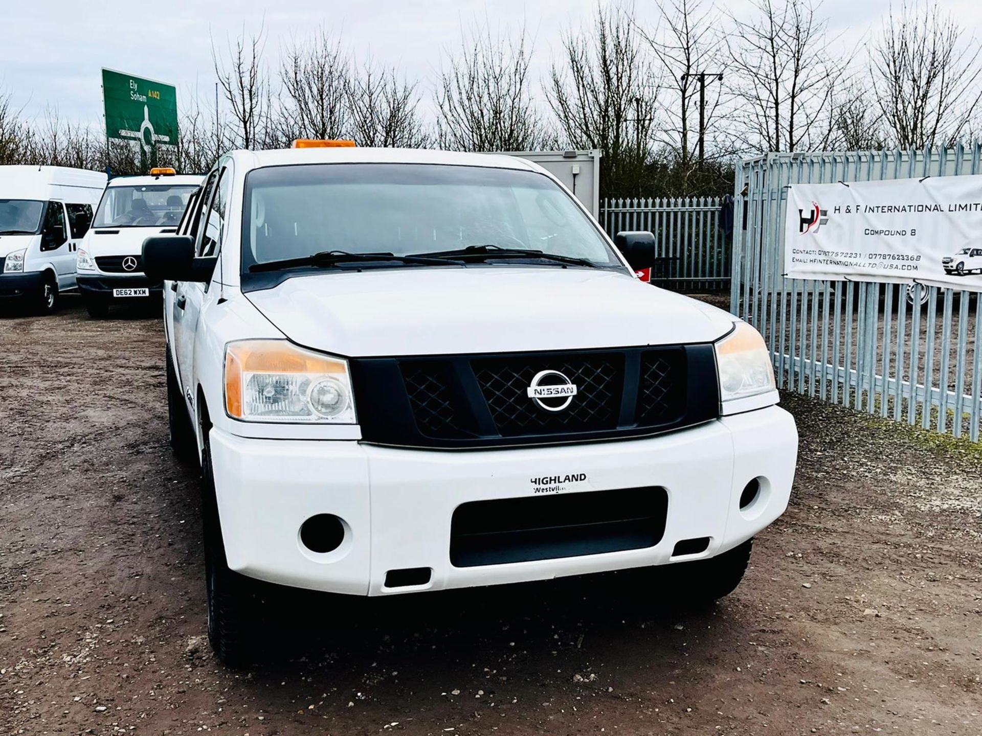 Nissan Titan 5.6L V8 Crew-Cab 4WD '2011 Year' - A/C - 6 Seats - Cruise Control - **RARE** - Image 5 of 25