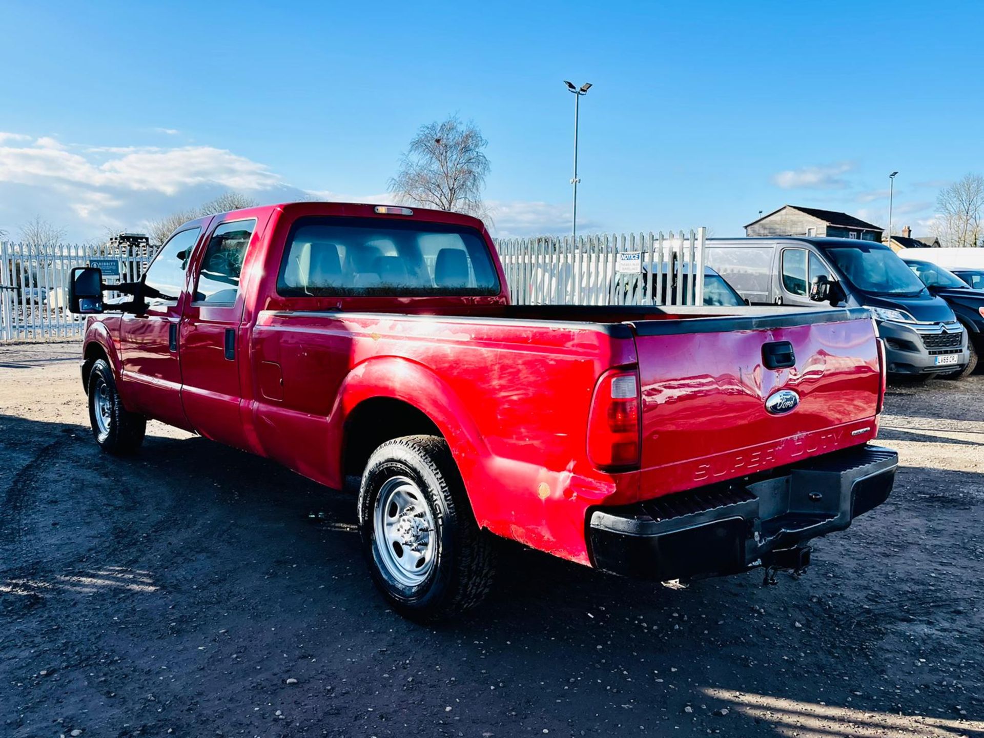 Ford F 250 6.2L V8 XL '2011 Year' **Super Duty** Super Crew Cab - A/C - Image 9 of 24