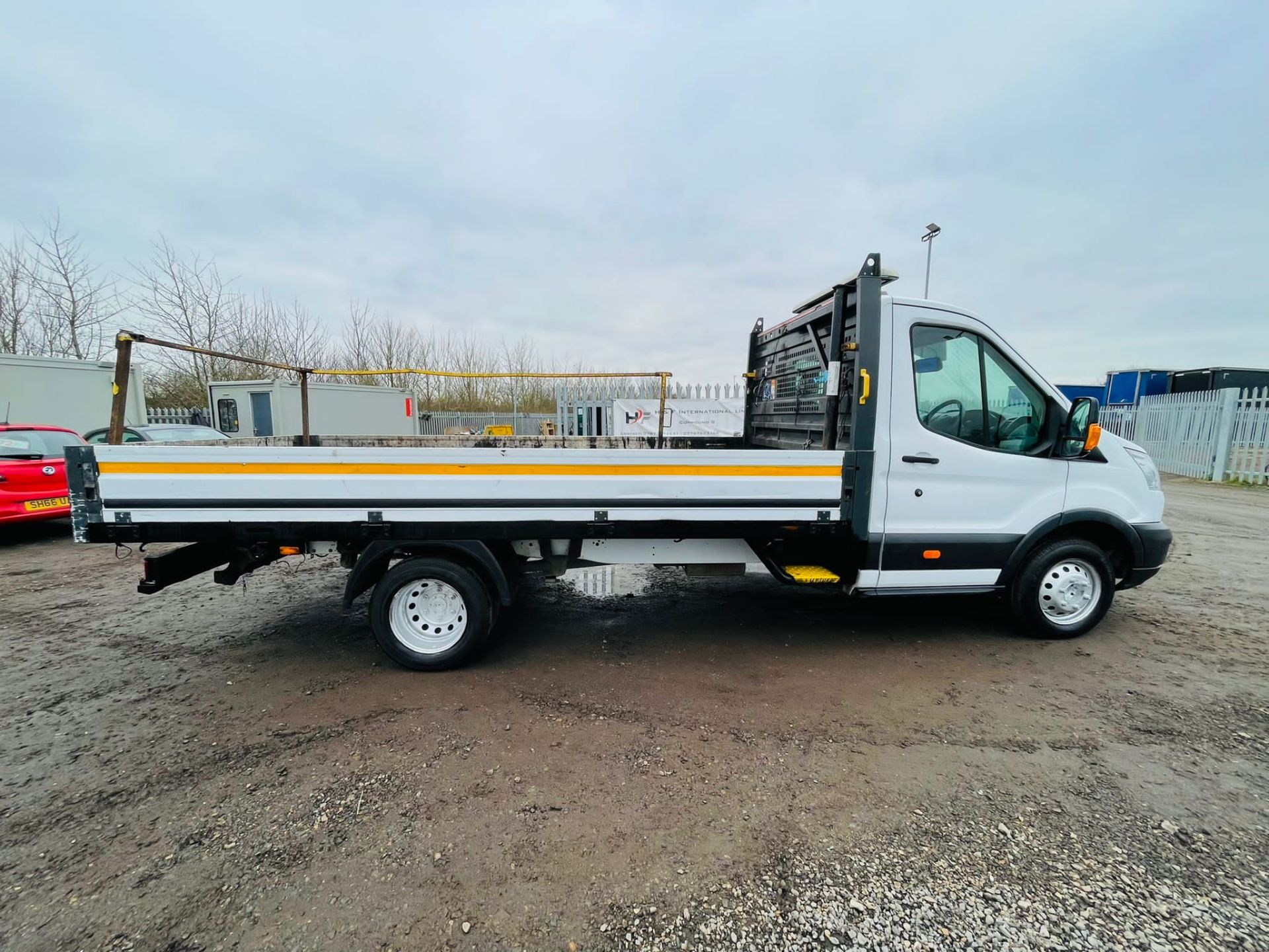 Ford Transit 2.2 TDCI 125 RWD TRW - L4 - Alloy Dropside 2016 '16 Reg' - Twin Rear Axle - Image 10 of 21