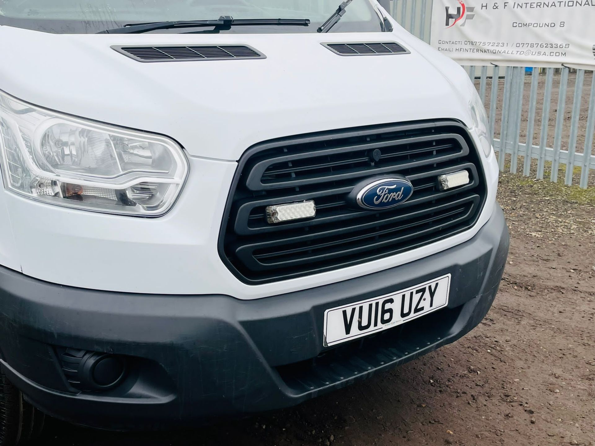 Ford Transit 2.2 TDCI 125 RWD TRW - L4 - Alloy Dropside 2016 '16 Reg' - Twin Rear Axle - Image 8 of 21