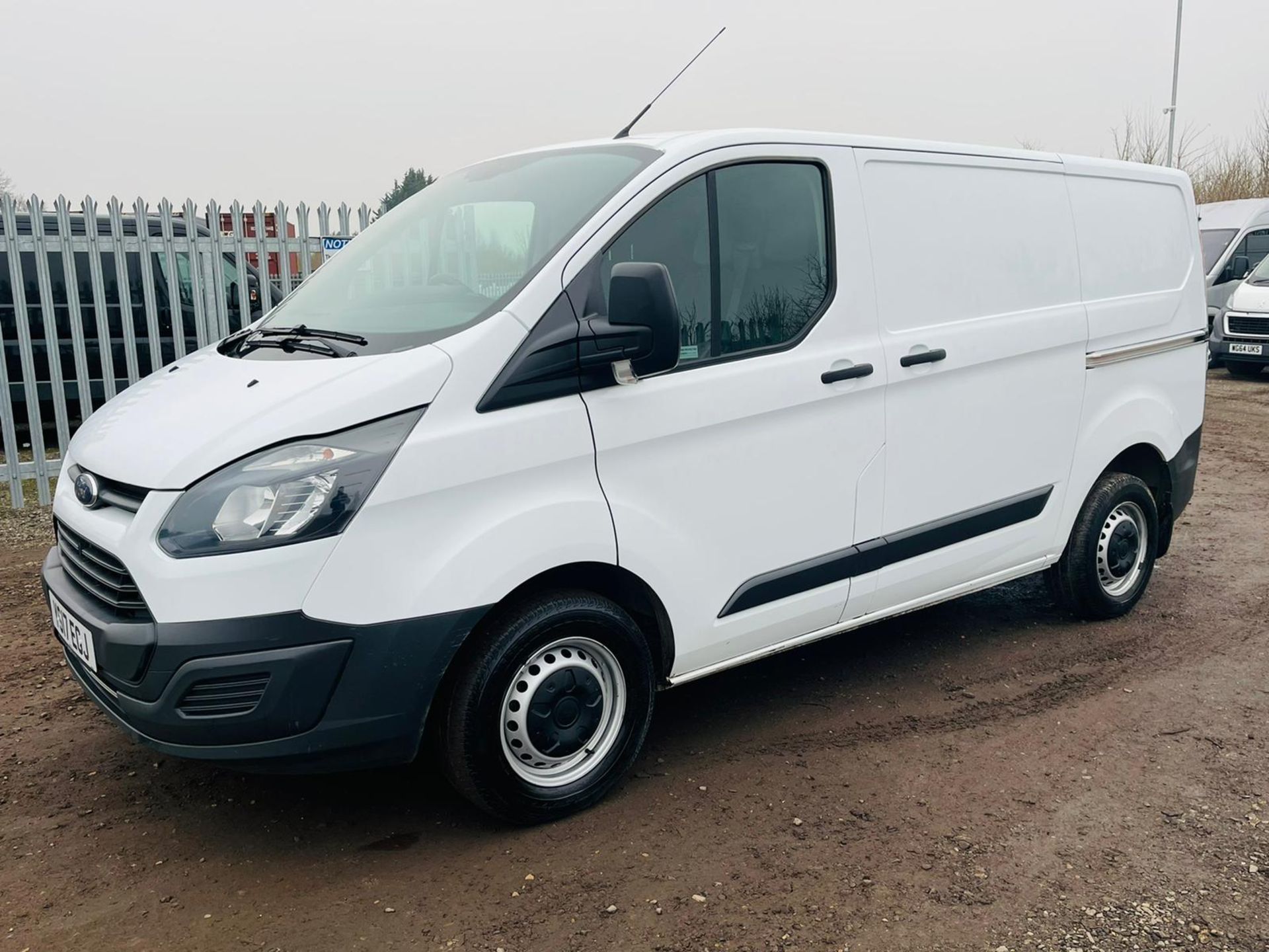 ** ON SALE ** Ford Transit Custom 270 2.0 TDCI 105 L1 H1 2017 '17 Reg' Panel Van - White - Image 6 of 25