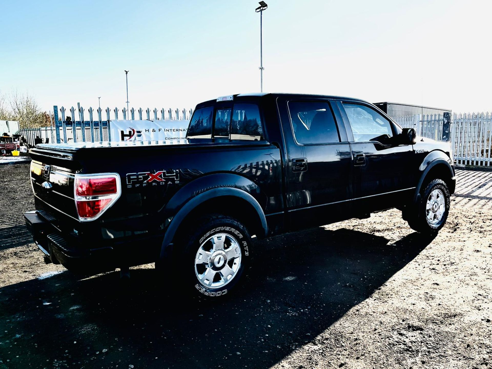 Ford F-150 5.4L V8 SuperCab 4WD FX4 Edition '2010 Year' Colour Coded Package - Top Spec - Image 17 of 44