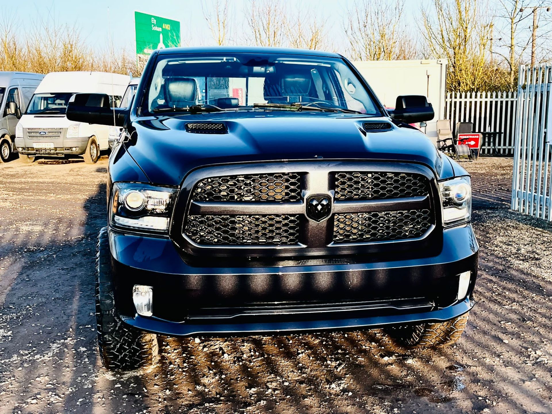 Dodge Ram 5.7 Hemi V8 4WD **Sport Edition** '2013 Year' - Sat Nav - A/C - Full sport spec - Image 5 of 45