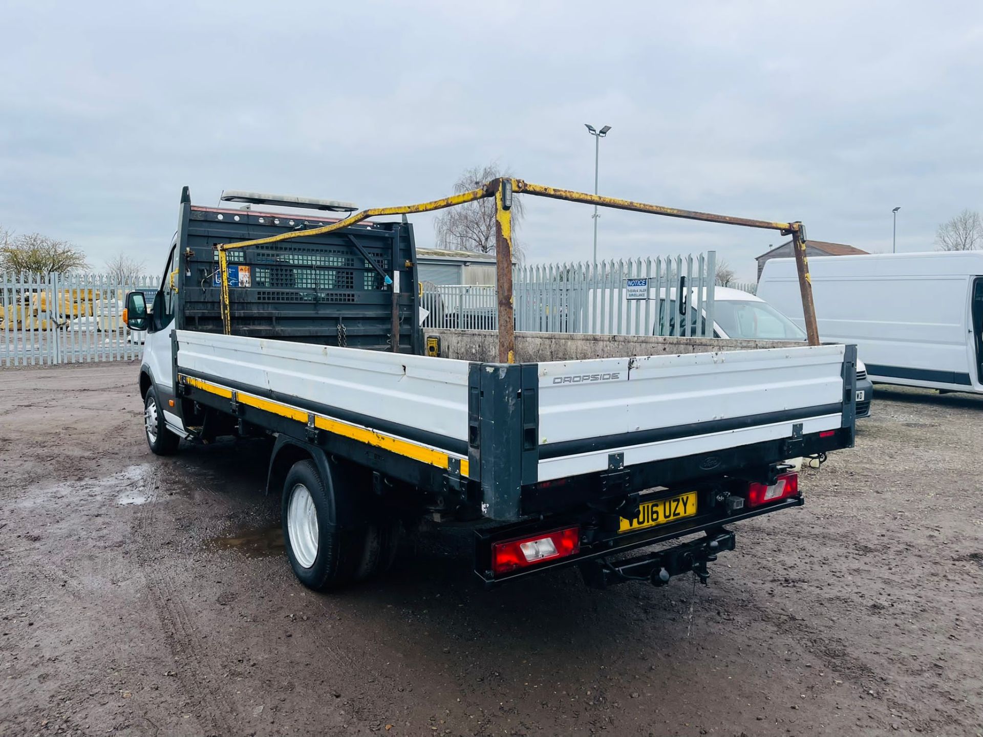 Ford Transit 2.2 TDCI 125 RWD TRW - L4 - Alloy Dropside 2016 '16 Reg' - Twin Rear Axle - Image 12 of 21