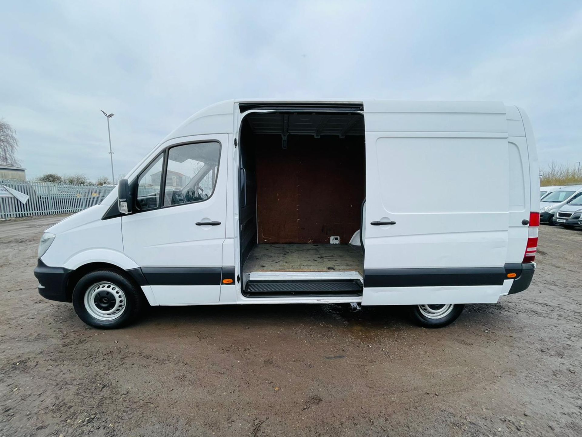 Mercedes-Benz Sprinter 2.1 313 CDI L2 H3 2014 '14 Reg' - Medium Wheel Base - High Roof - Image 8 of 21