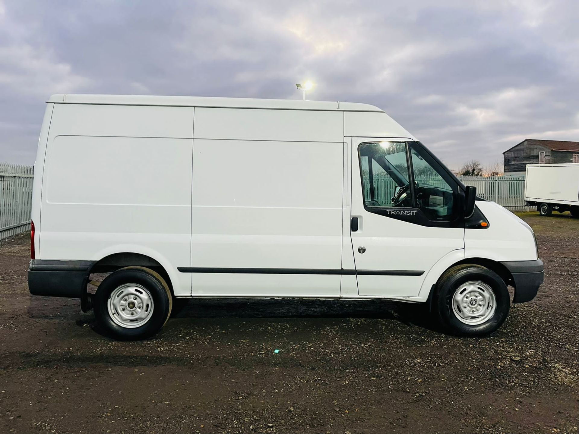 ** ON SALE ** Ford Transit 2.2 TDCI 125 T350 RWD L2 H2 2013 '63 Reg' - Panel Van - Image 7 of 16