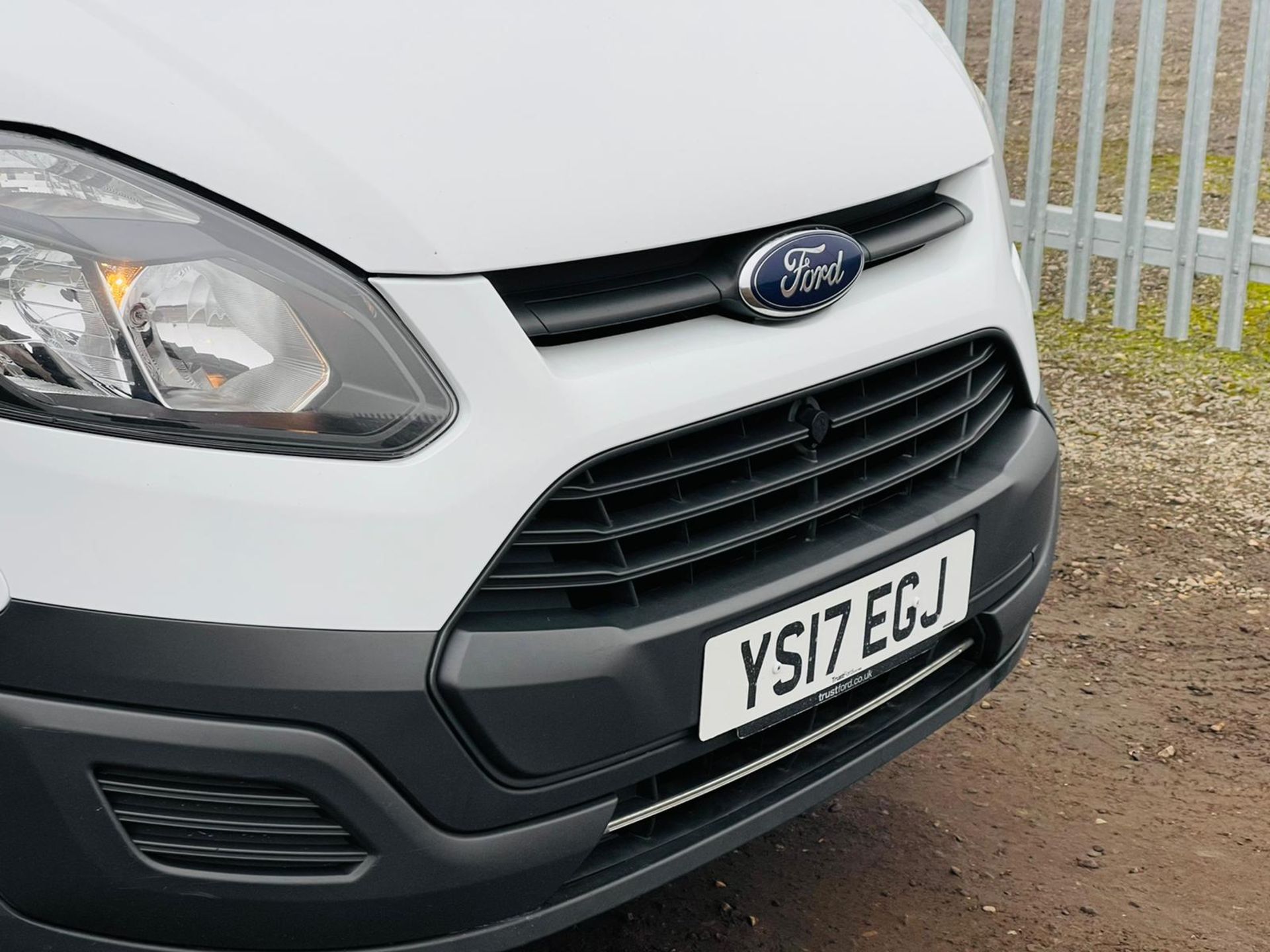 ** ON SALE ** Ford Transit Custom 270 2.0 TDCI 105 L1 H1 2017 '17 Reg' Panel Van - White - Image 14 of 25