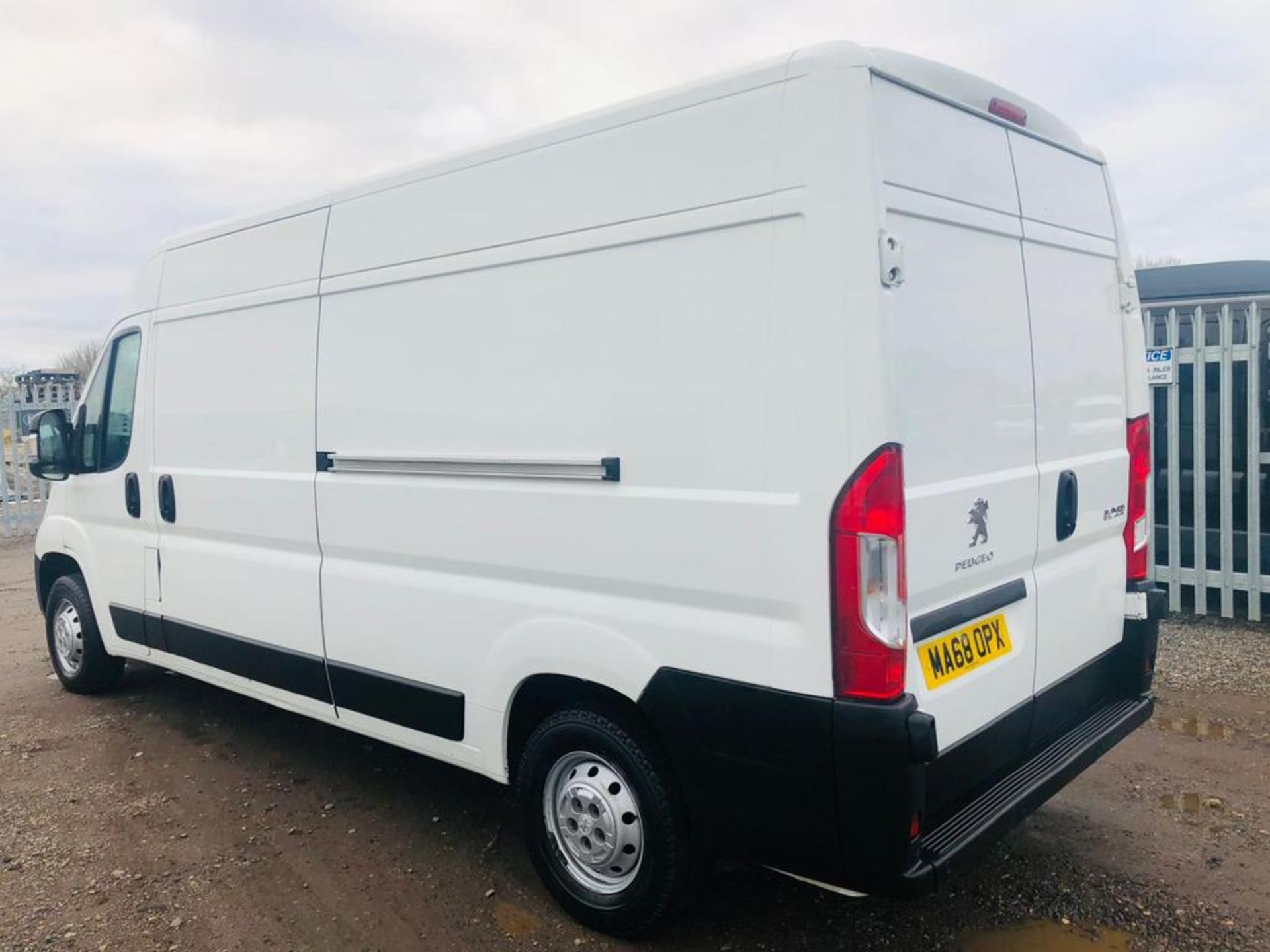 Peugeot Boxer 2.0 BlueHDI 130 335 L3 H2 2018 ' 68 Reg' Euro 6B - ULEZ Compliant - Sat Nav - Air Con - Image 9 of 30