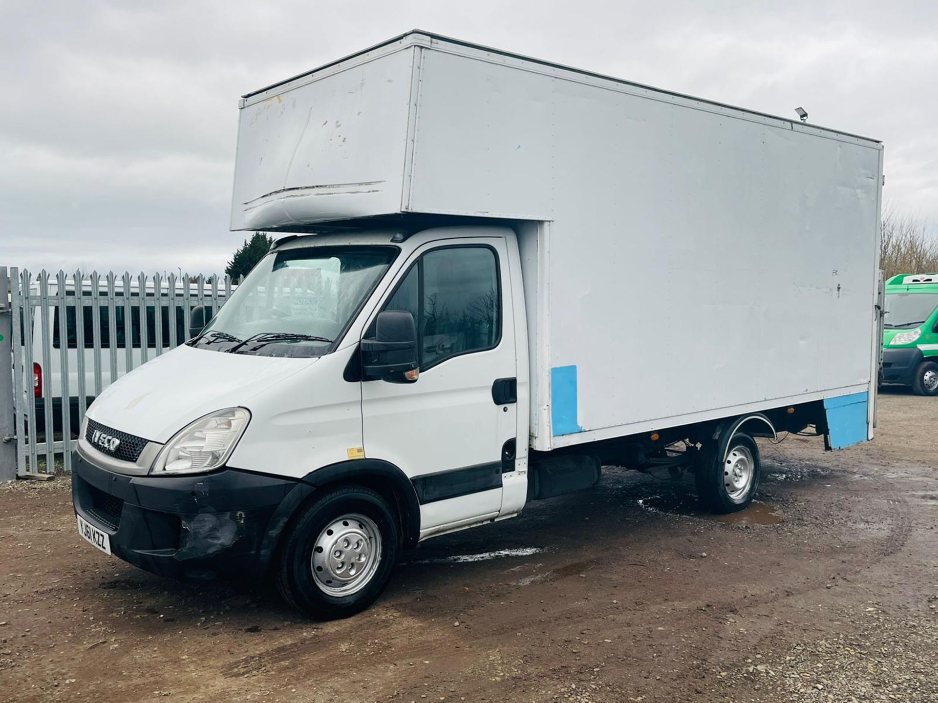 ** ON SALE ** Iveco Daily 2.3 HPI 35S11 Luton 2011 '61 Reg' Tail-Lift - Automatic - White - Image 6 of 22