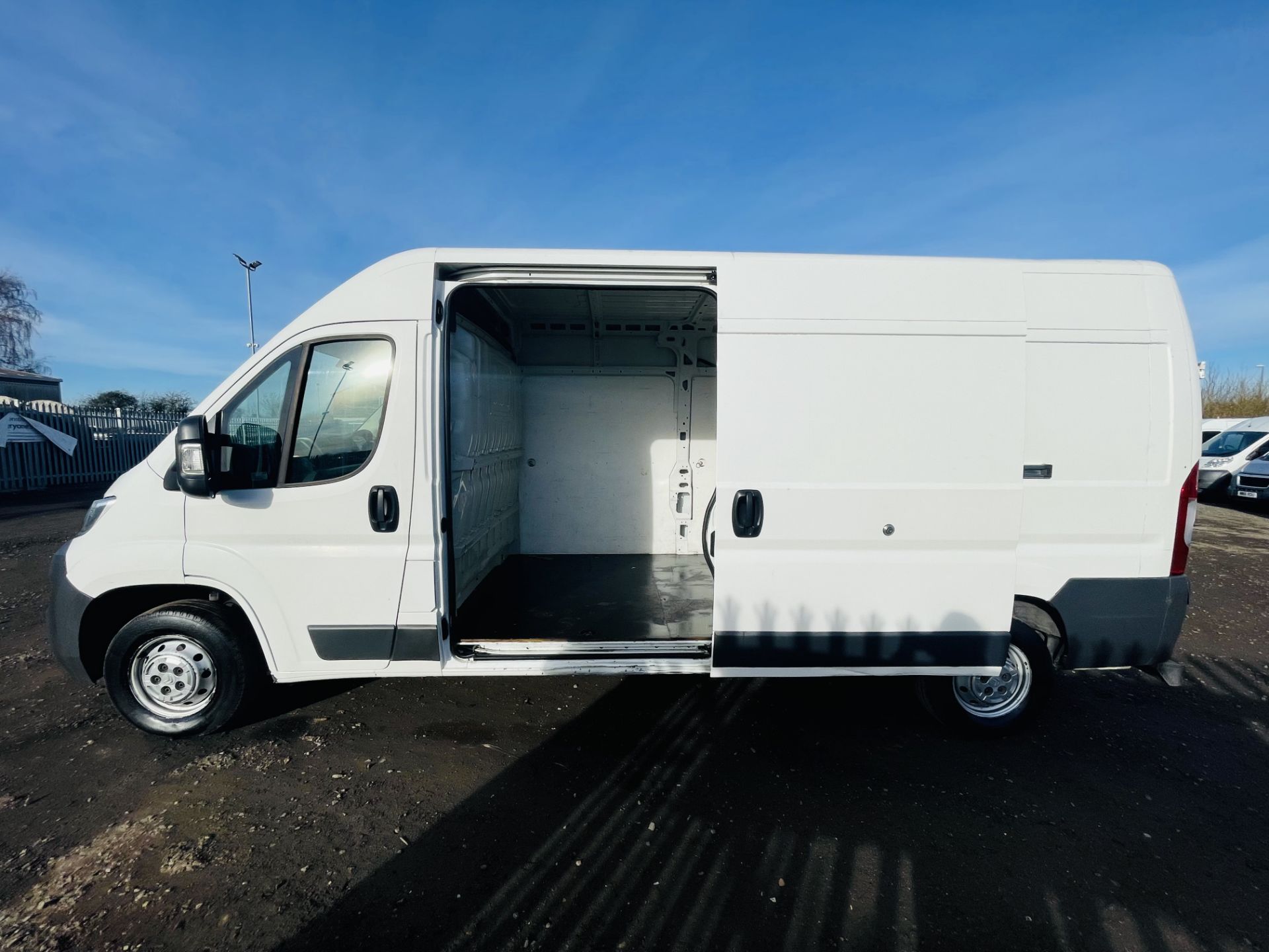 ** ON SALE ** Citroen Relay 2.0 BLUE HDI 130 Enterprise L3 H2 2017 '17 Reg' A/C - ULEZ Compliant - - Image 7 of 20