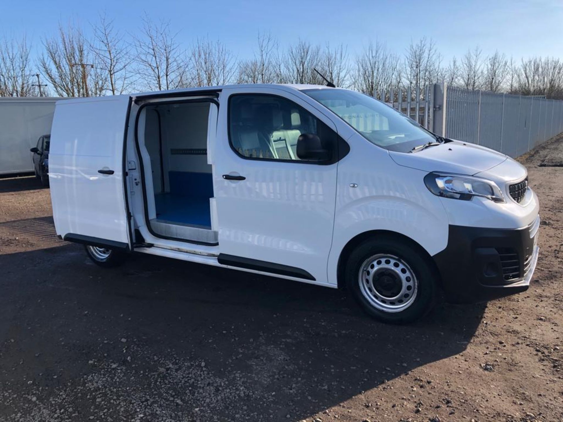 ** ON SALE ** Peugeot Expert 1.6 BLUE HDI Professional 2017 '17 Reg' A/C-Fridge/Freezer-Euro 6 - - Image 4 of 14