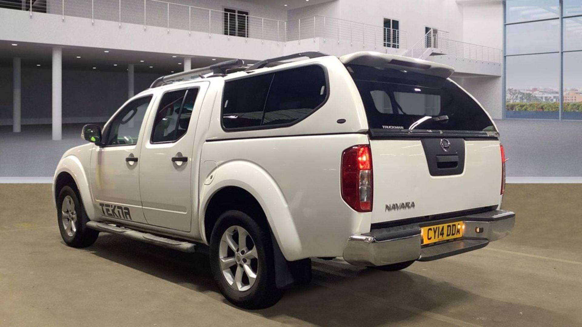 Nissan Navara 2.5 DCI Tekna 190 Double Cab 2014 '14 Reg' Sat Nav - A/C - 4X4 - Image 3 of 9