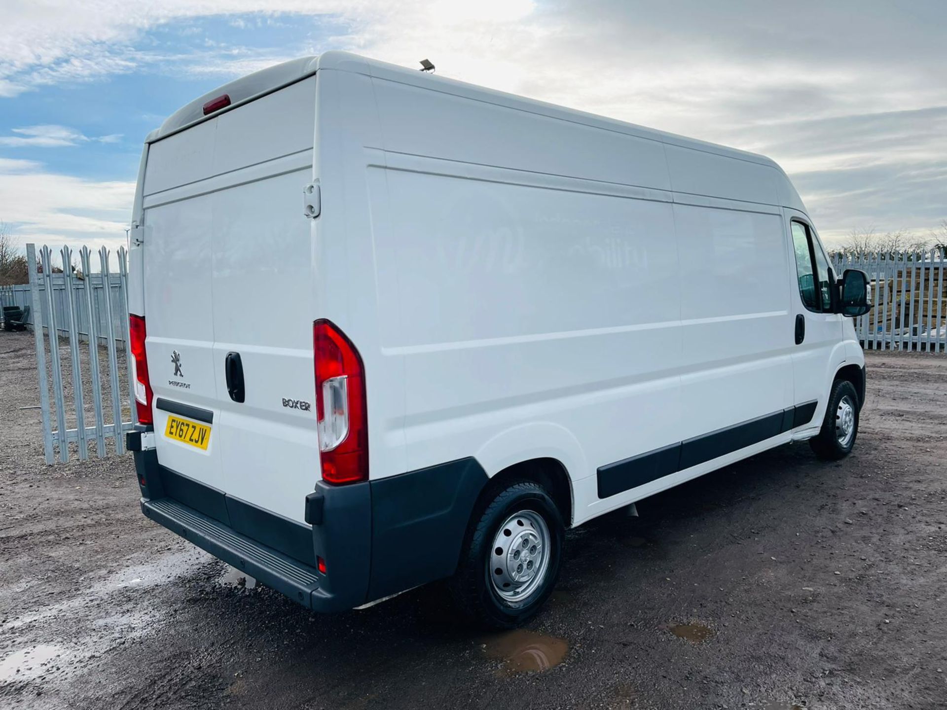 ** ON SALE ** Peugeot Boxer 2.0 BLUE HDI 335 Pro HDI L3 H2 2017 '67 Reg' - Panel Van - Euro 6 - - Image 11 of 17