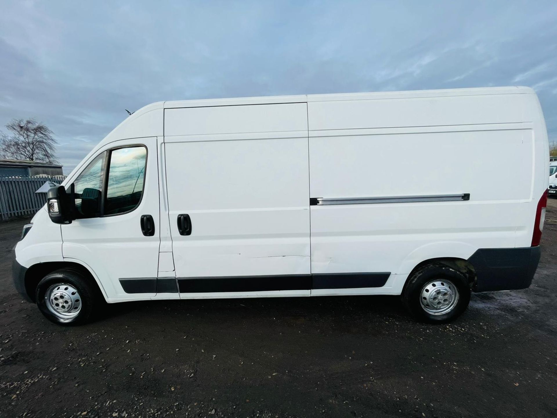 ** ON SALE ** Peugeot Boxer 2.2 HDI 335 L3 H2 2015 '15 reg' - Sat Nav - Air Con - Panel Van- White - Image 7 of 19