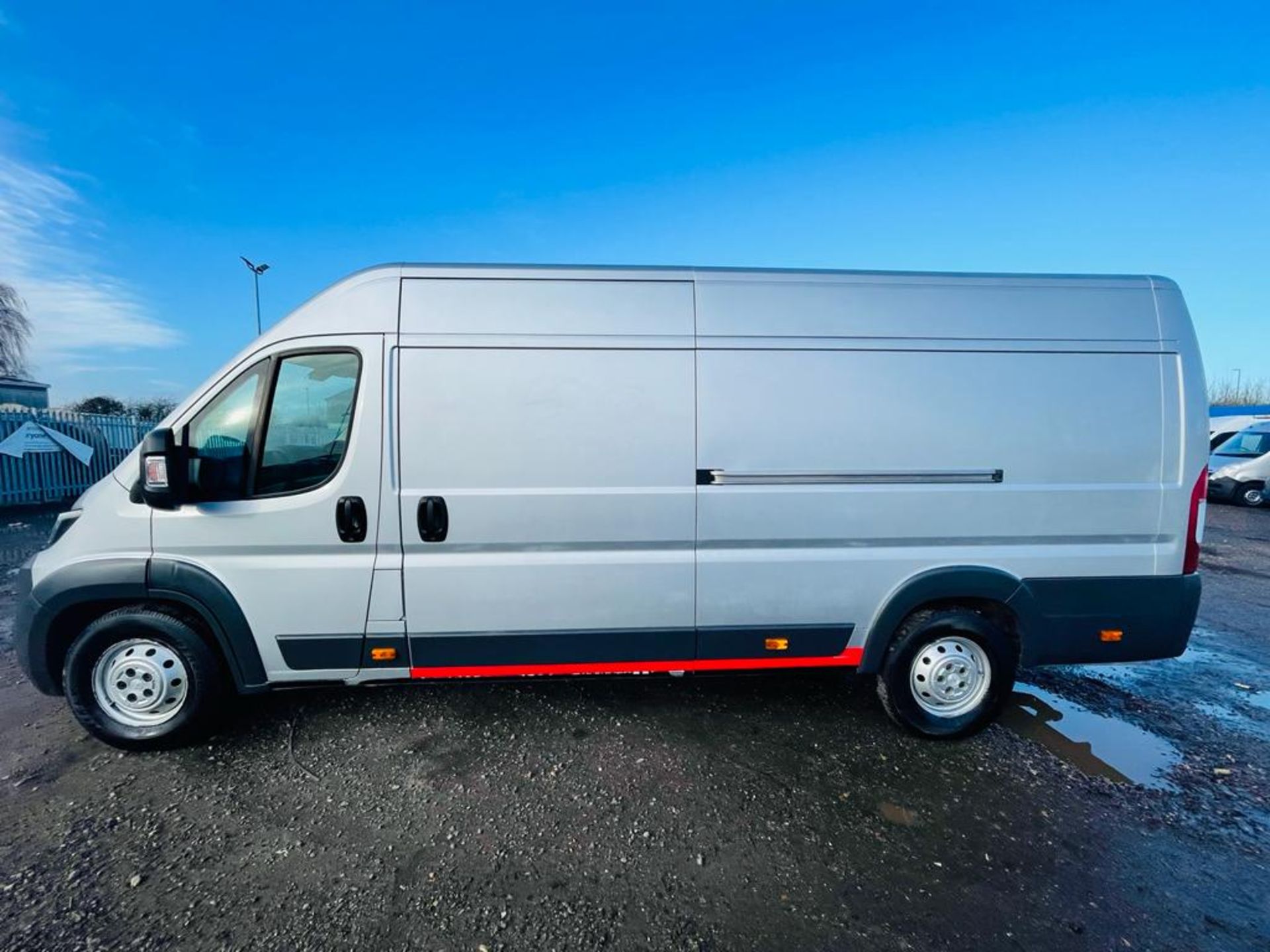 ** ON SALE ** Peugeot Boxer 2.2 HDI Professional L4 H2 2016 '16 Reg' Sat Nav - Air Con - - Image 9 of 24