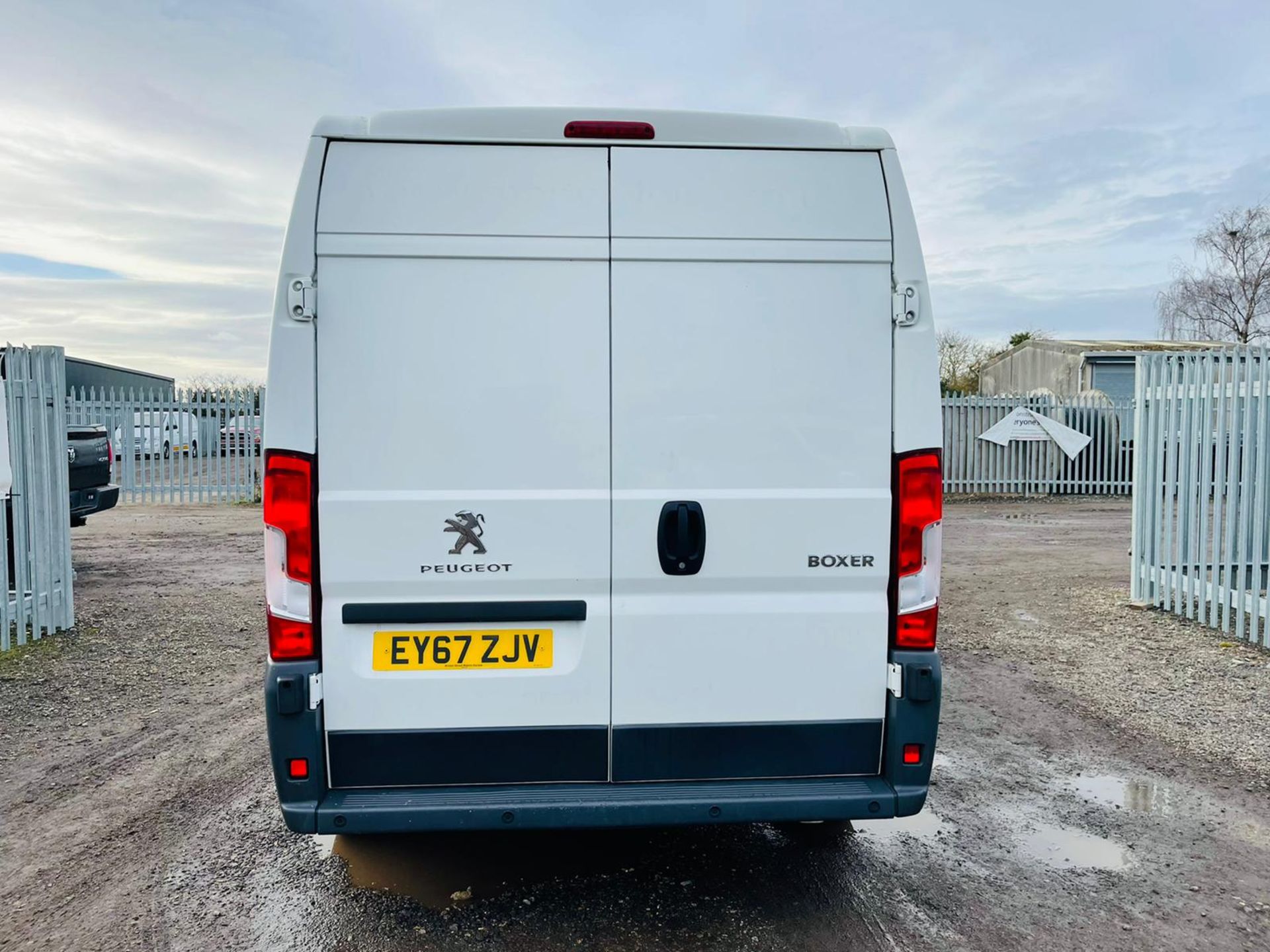 ** ON SALE ** Peugeot Boxer 2.0 BLUE HDI 335 Pro HDI L3 H2 2017 '67 Reg' - Panel Van - Euro 6 - - Image 9 of 17