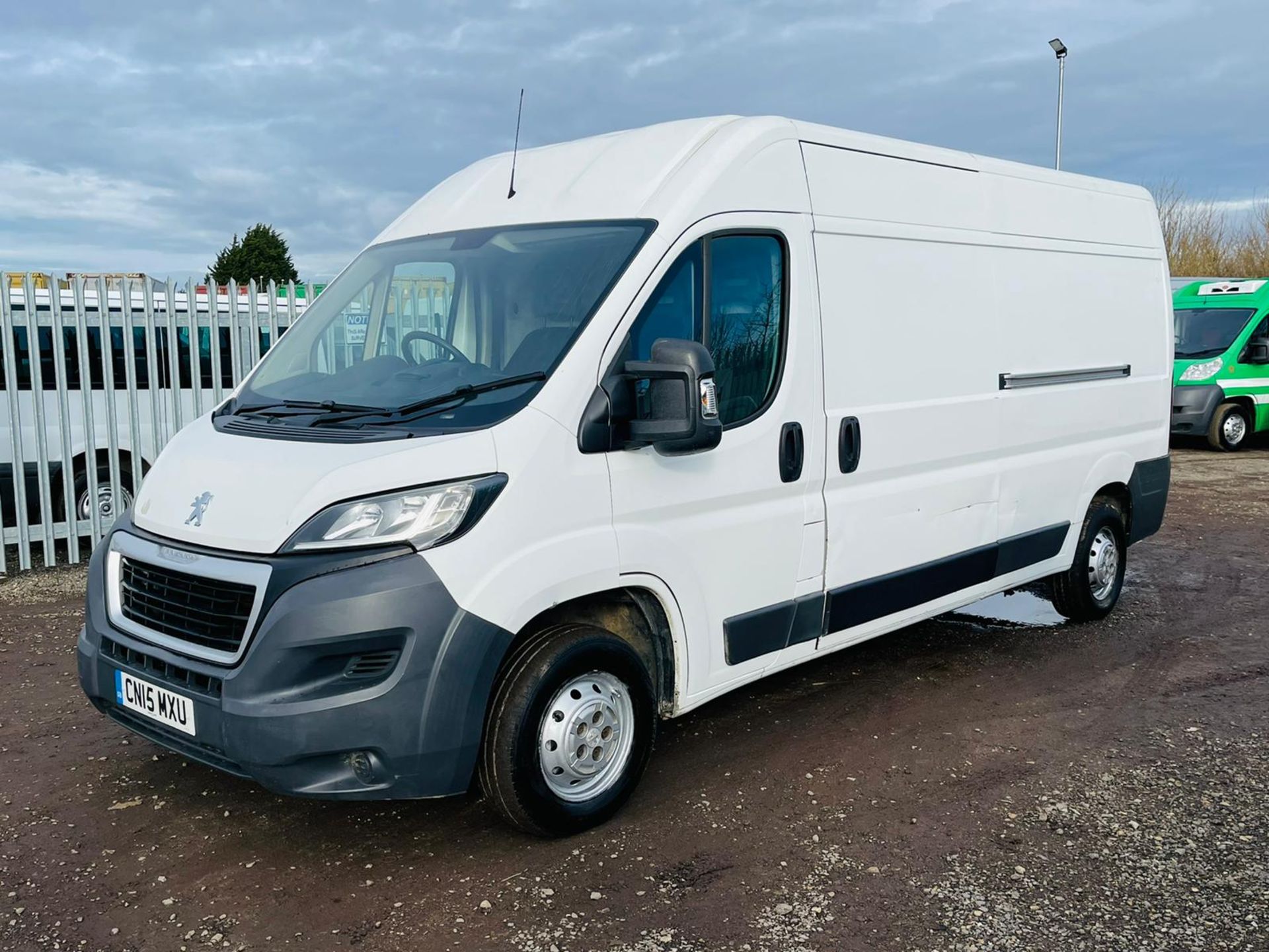 ** ON SALE ** Peugeot Boxer 2.2 HDI 335 L3 H2 2015 '15 reg' - Sat Nav - Air Con - Panel Van- White - Image 5 of 19